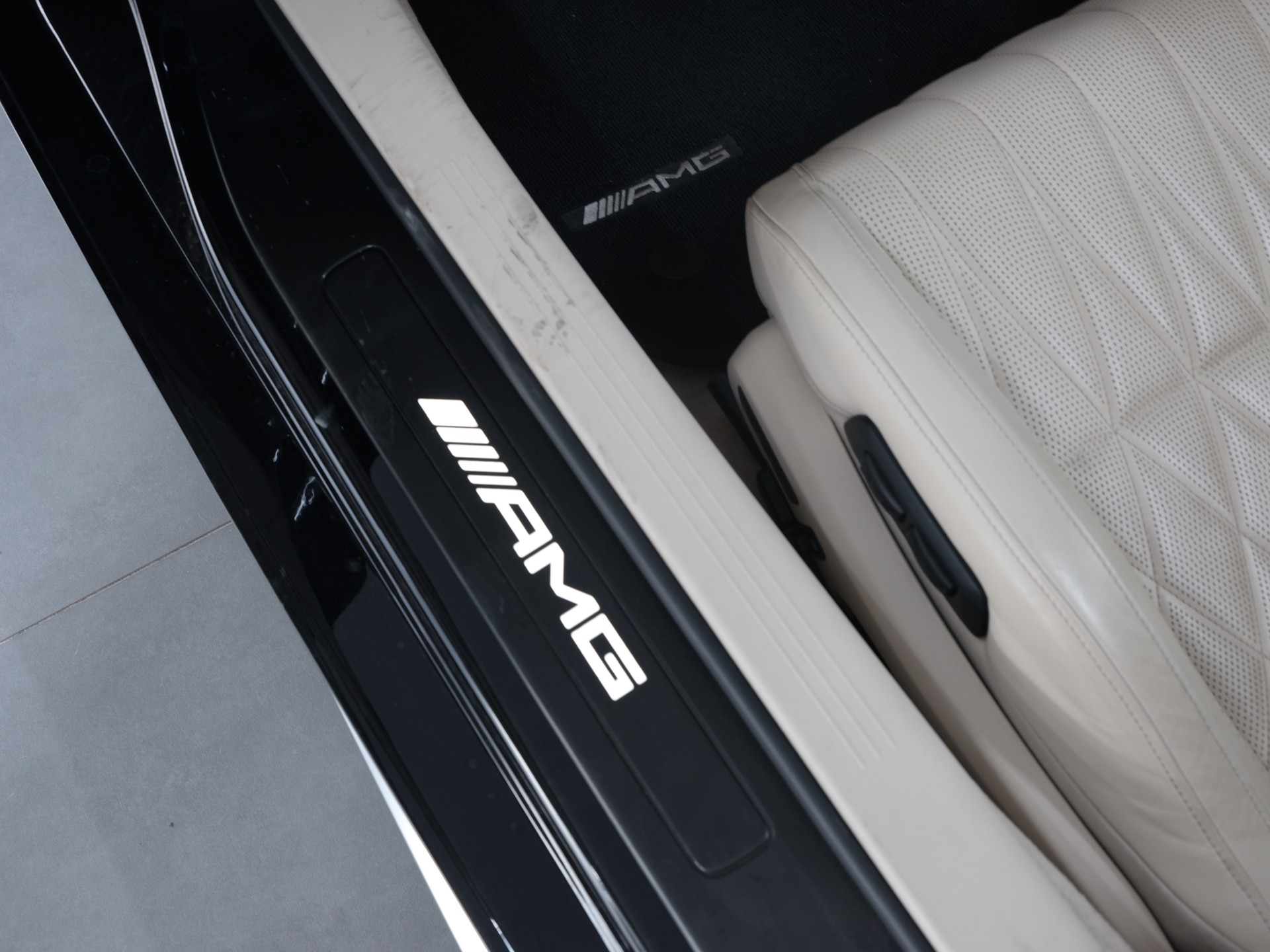 MERCEDES-BENZ AMG GT C Roadster Speedshift DCT *Burmester* *1.Hand* *Sportabgassanlage*-image-21