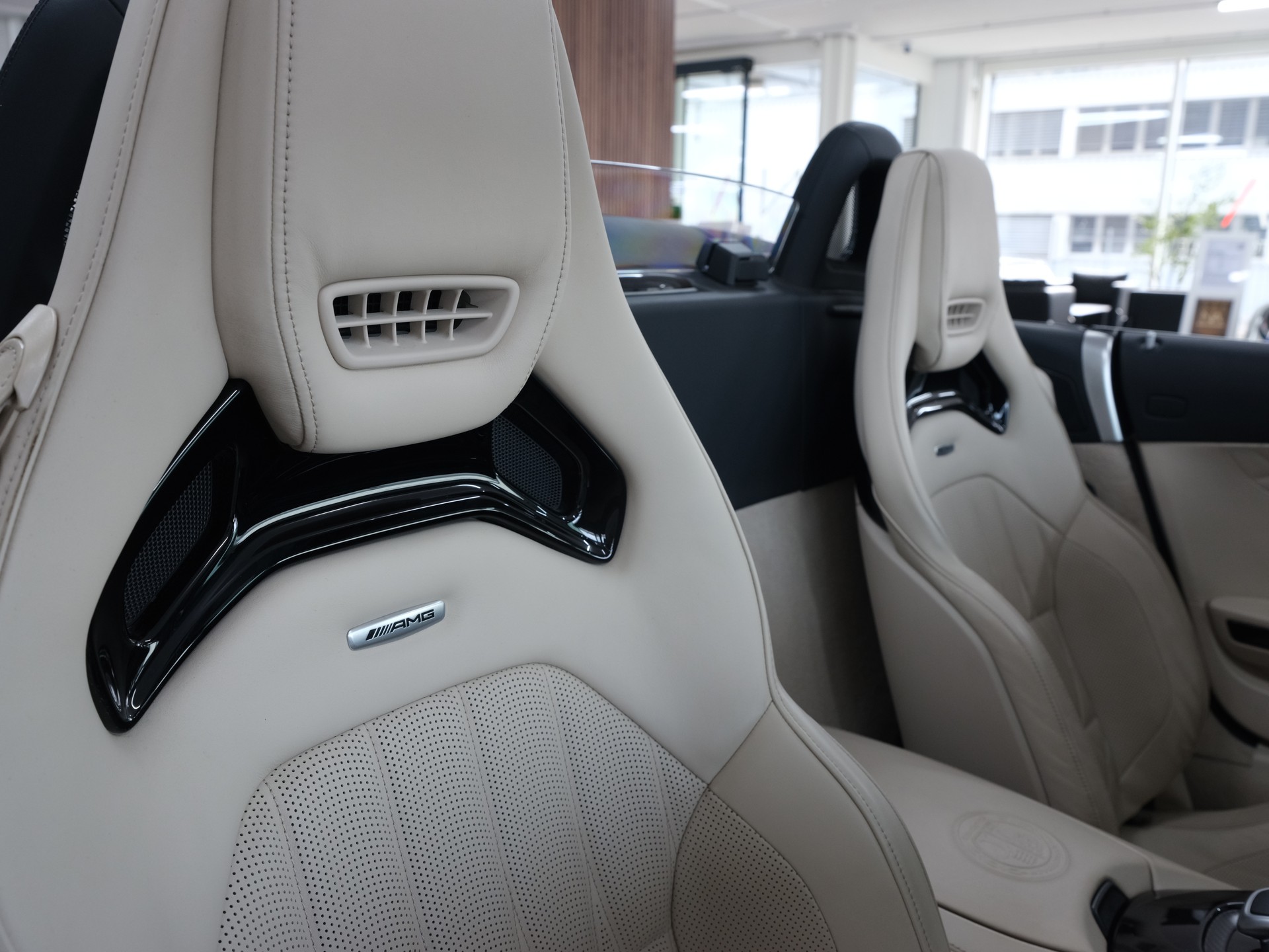 MERCEDES-BENZ AMG GT C Roadster Speedshift DCT *Burmester* *1.Hand* *Sportabgassanlage*-image-27