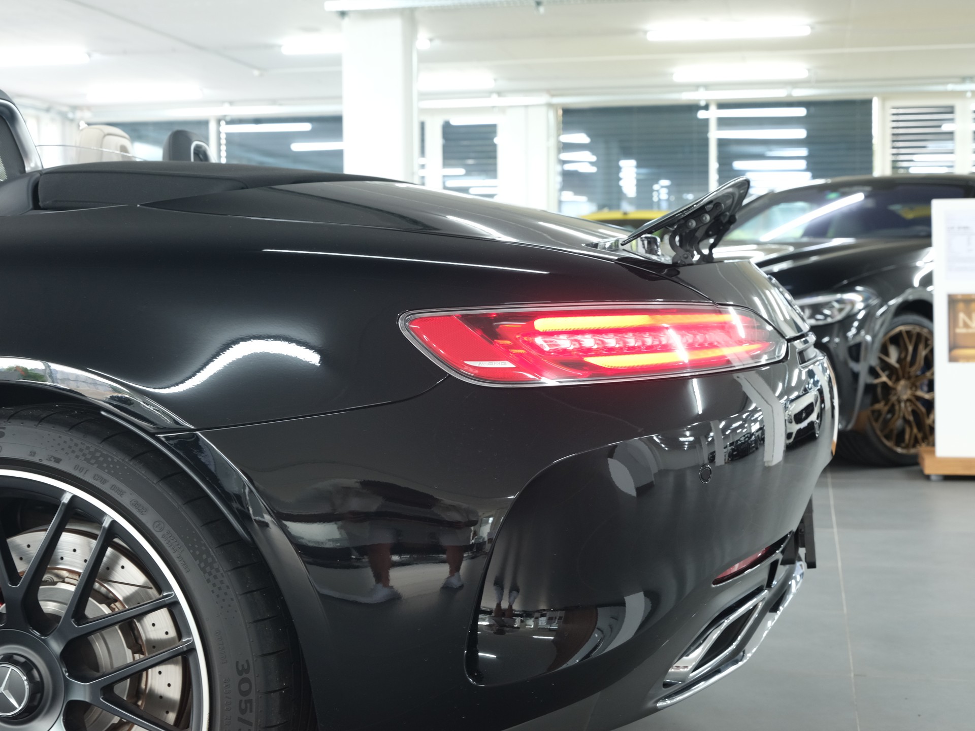 MERCEDES-BENZ AMG GT C Roadster Speedshift DCT *Burmester* *1.Hand* *Sportabgassanlage*-image-13