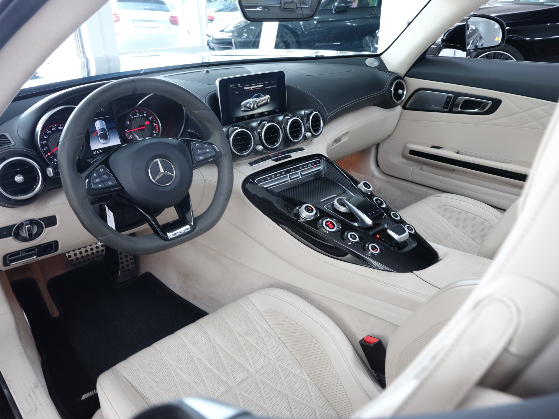 MERCEDES-BENZ AMG GT C Roadster Speedshift DCT *Burmester* *1.Hand* *Sportabgassanlage*-image-18