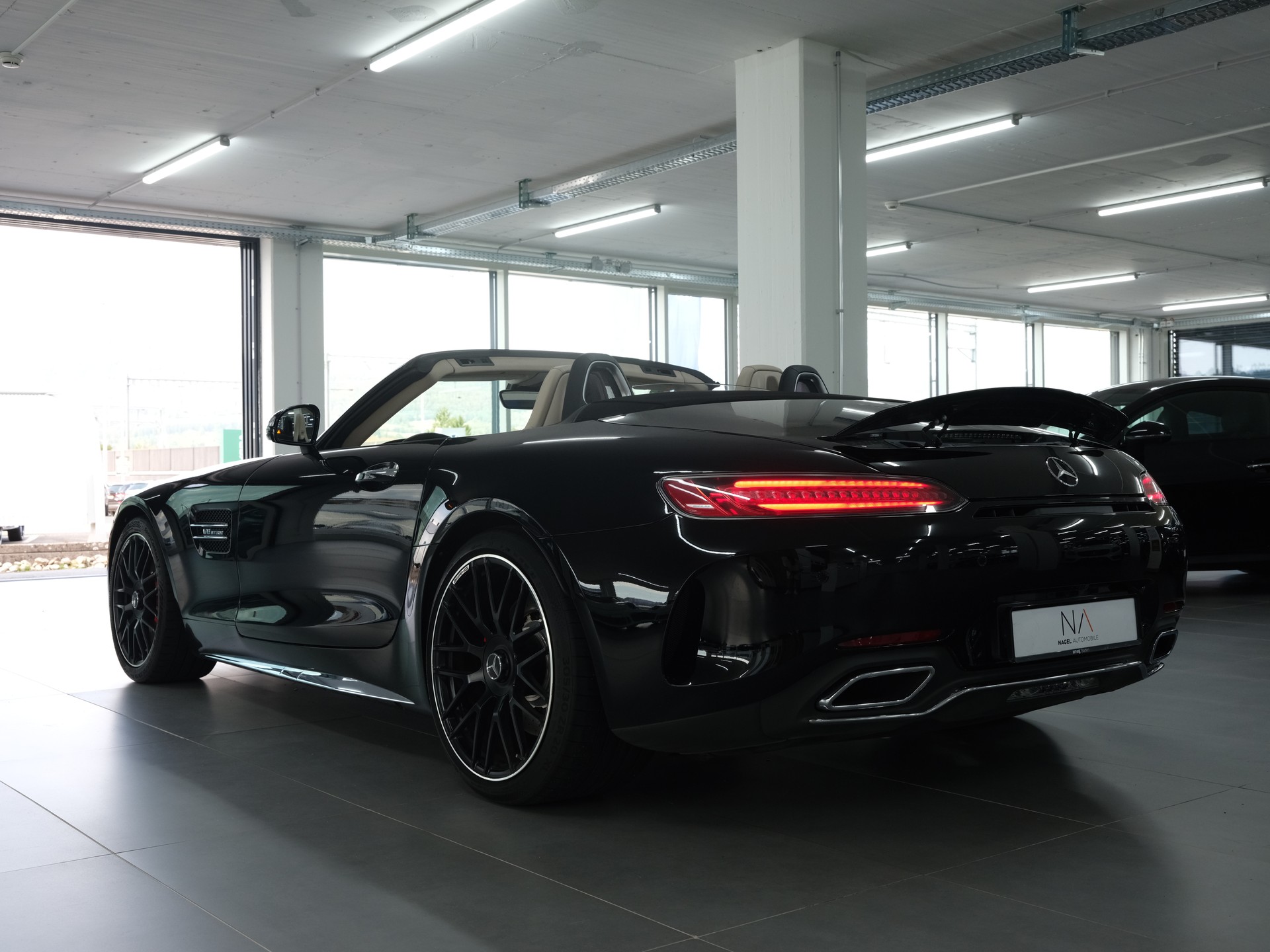 MERCEDES-BENZ AMG GT C Roadster Speedshift DCT *Burmester* *1.Hand* *Sportabgassanlage*-image-4