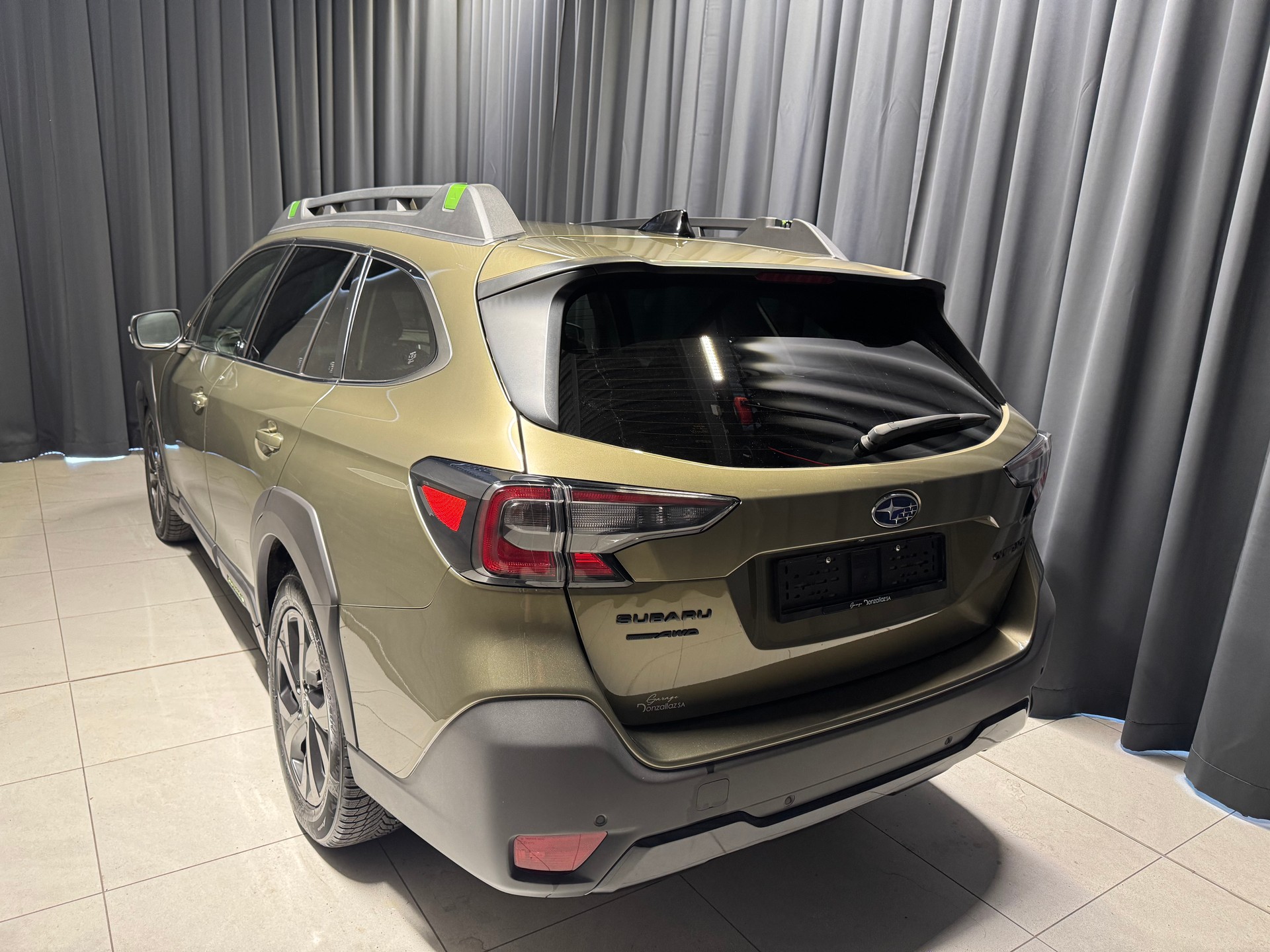 SUBARU Outback 2.5i Crossroad AWD Lineartronic (1)-showroom-element-3