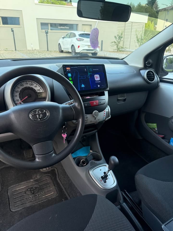 TOYOTA 1.0 VVT-i Linea Sol MM-image-3
