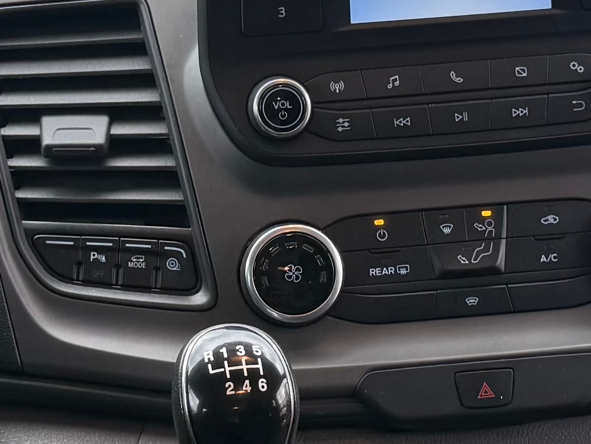 FORD Transit Custom 320 L1H1 Trend-image-13