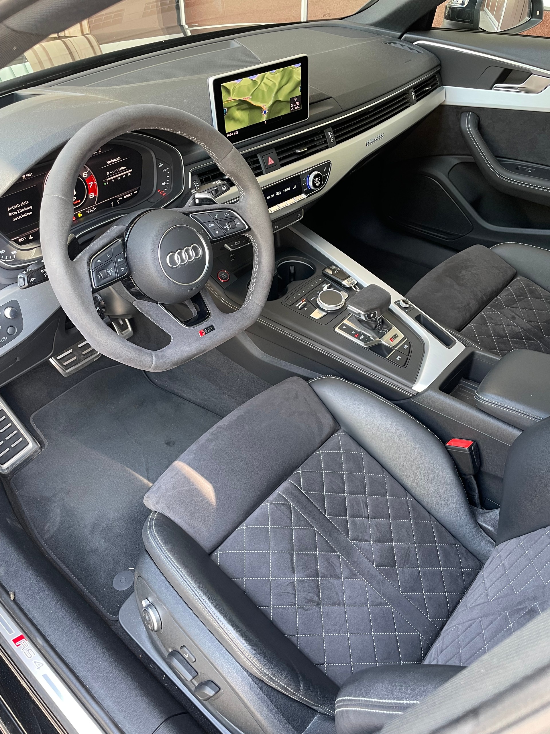 AUDI RS4 Avant 2.9 TFSI quattro tiptronic-image-11