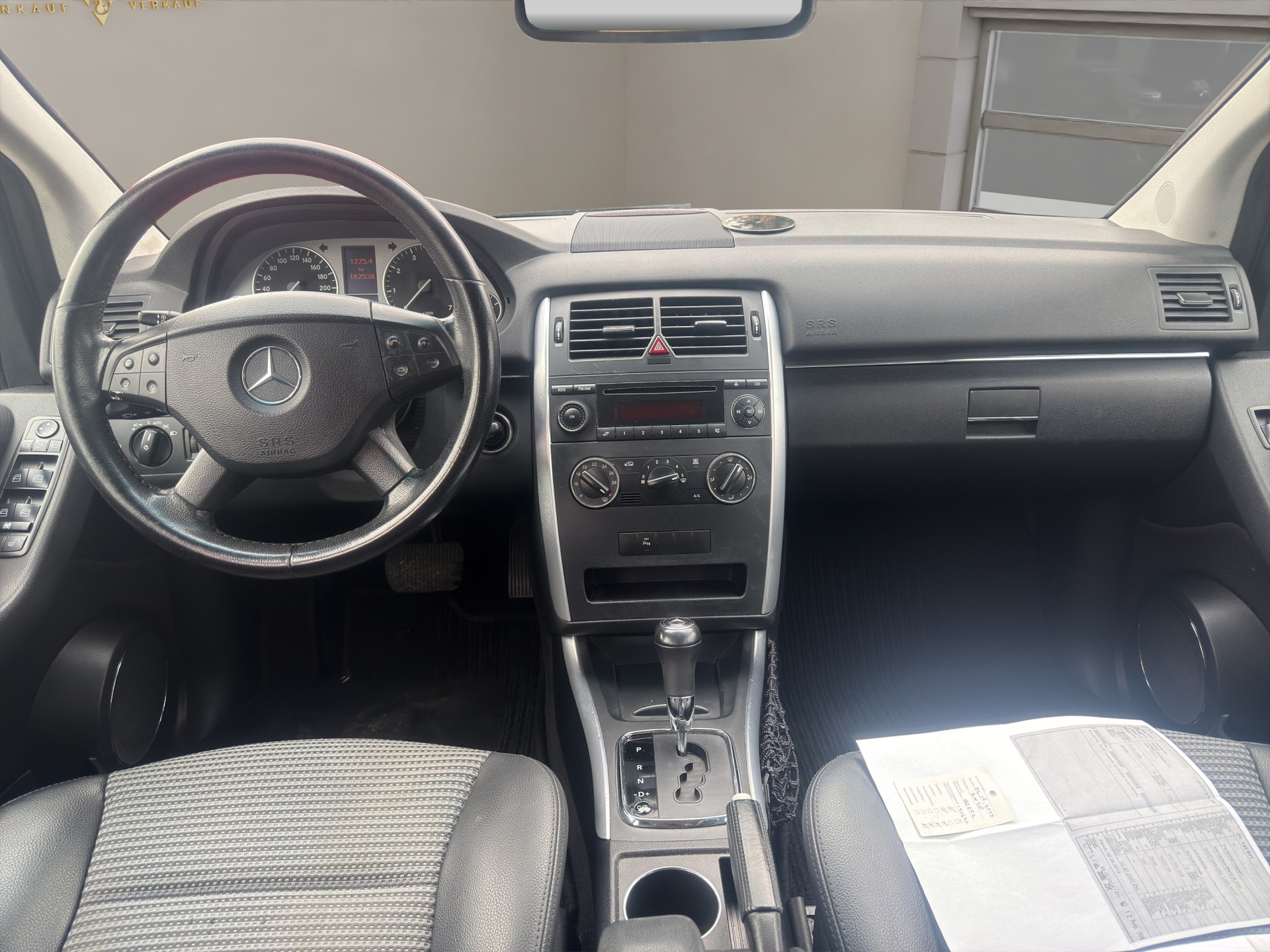 MERCEDES-BENZ B 200-image-10