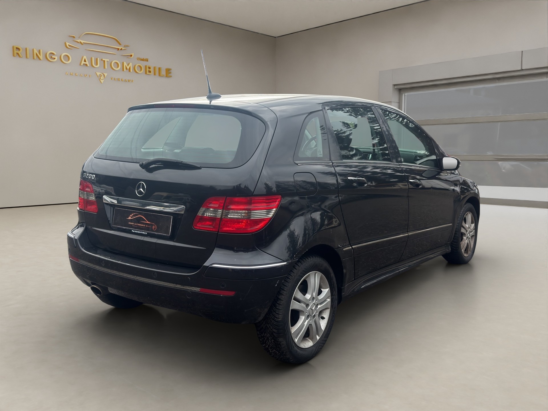 MERCEDES-BENZ B 200-image-6