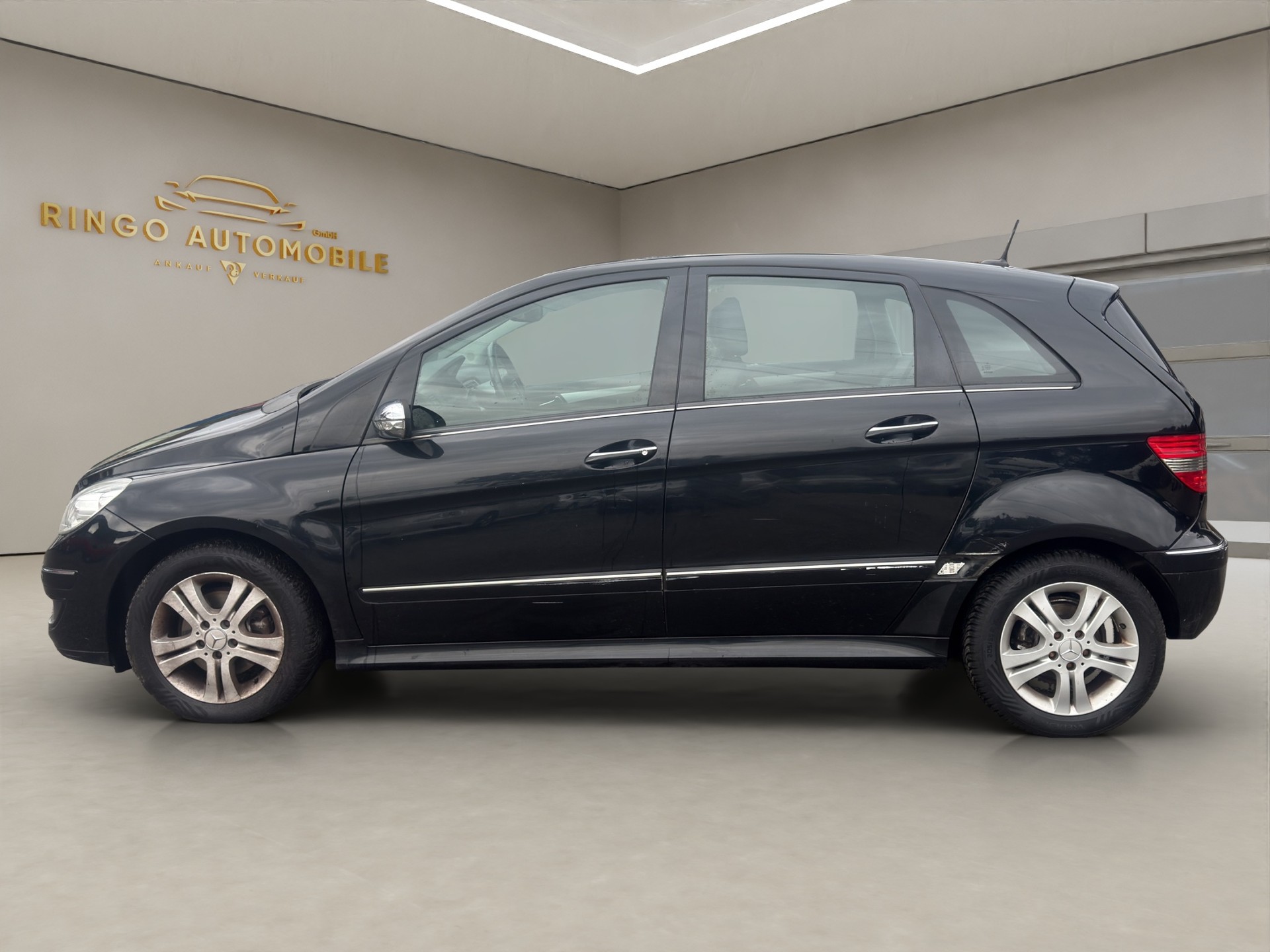 MERCEDES-BENZ B 200-image-3