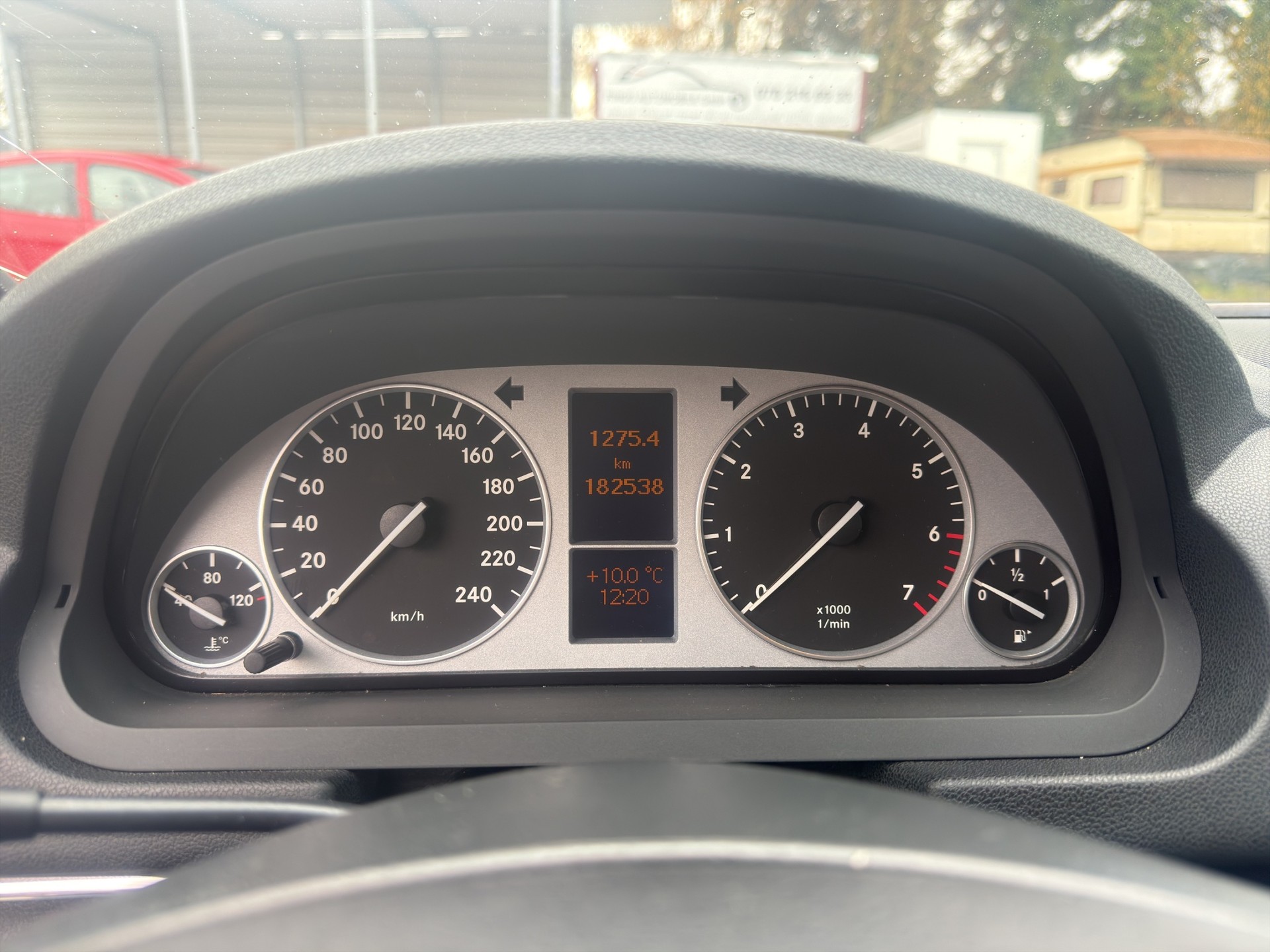 MERCEDES-BENZ B 200-image-17
