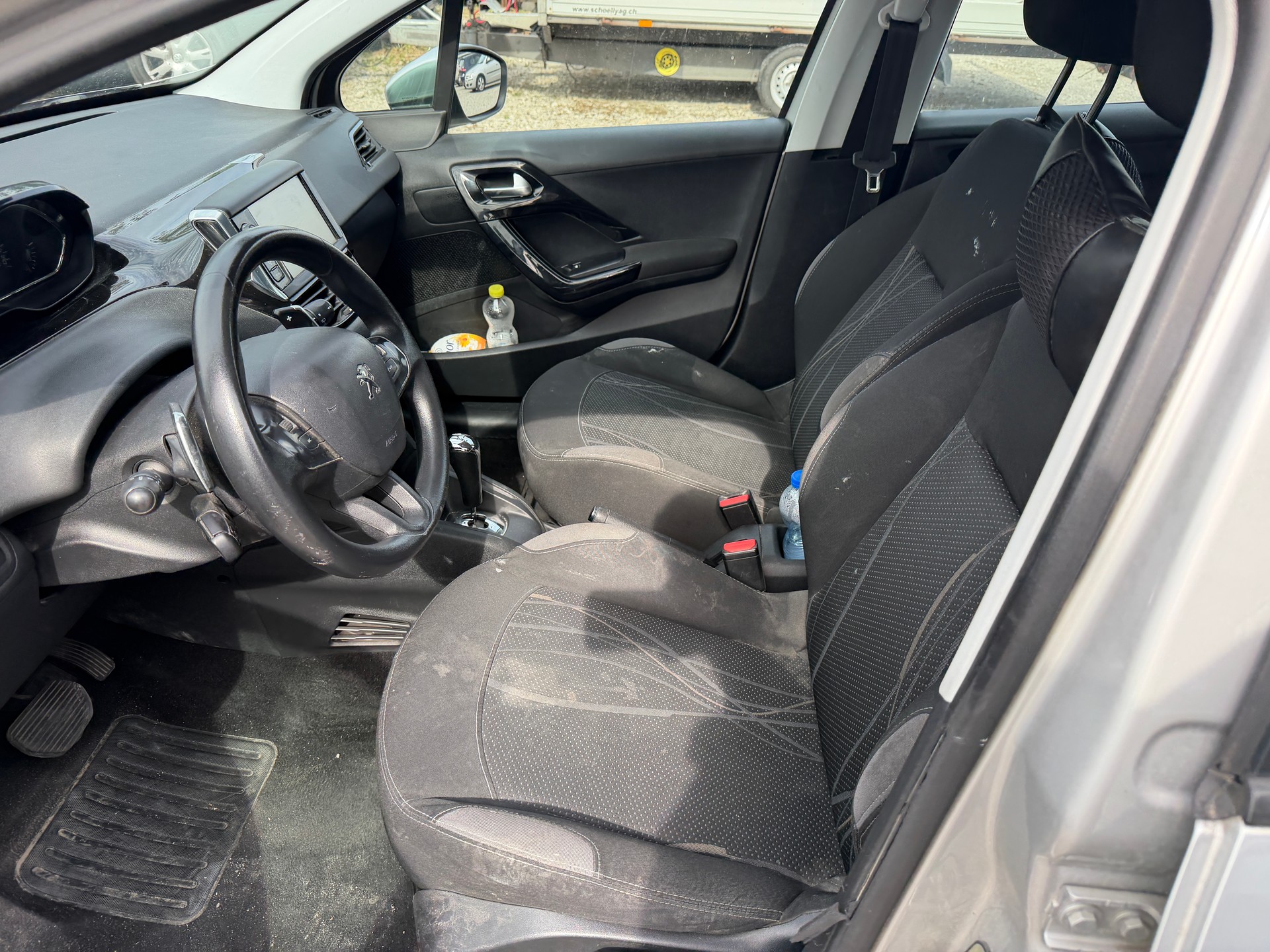 PEUGEOT 208 1.2 e-VTI Active EGS5-image-6