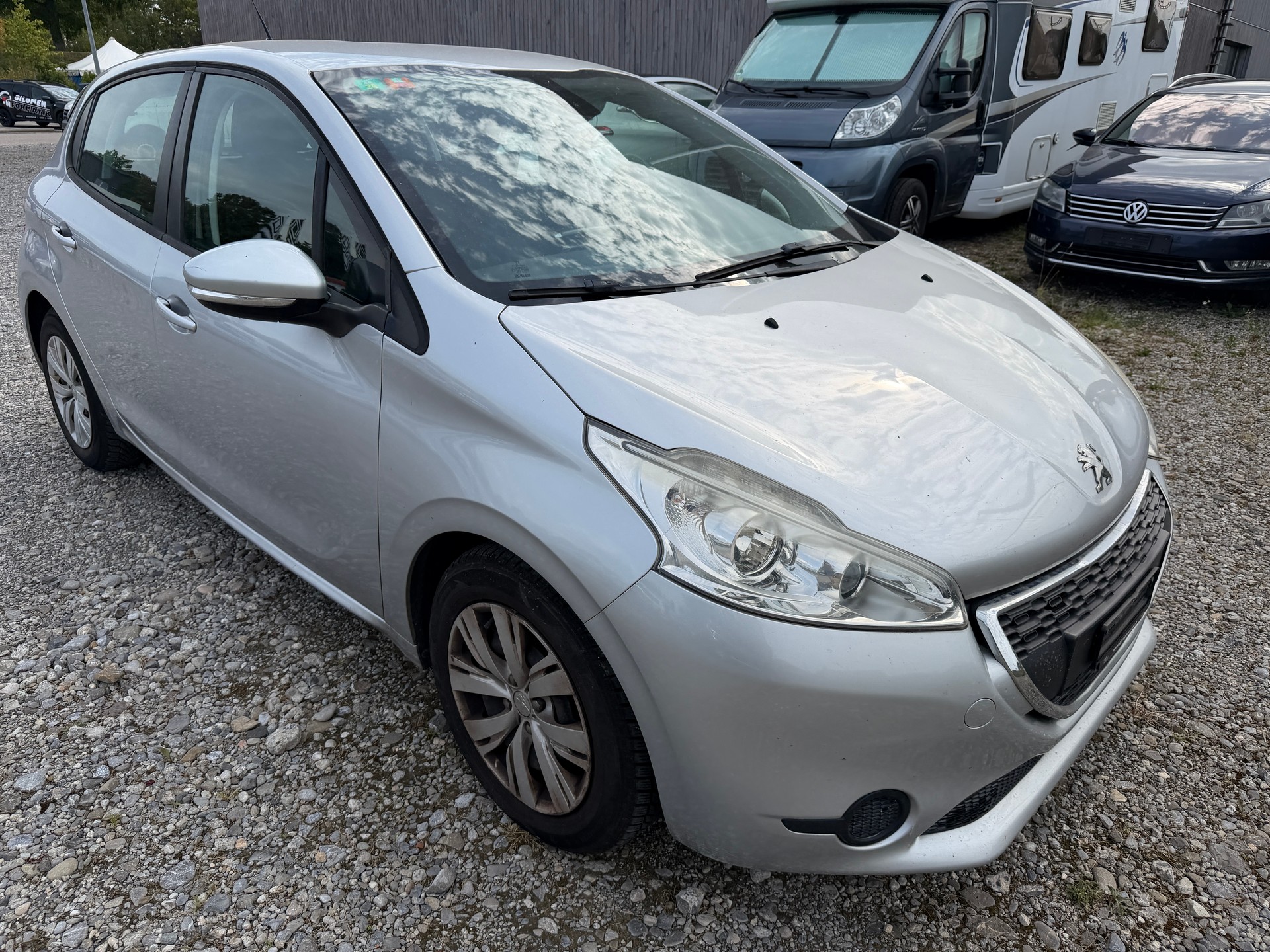 PEUGEOT 208 1.2 e-VTI Active EGS5-image-1