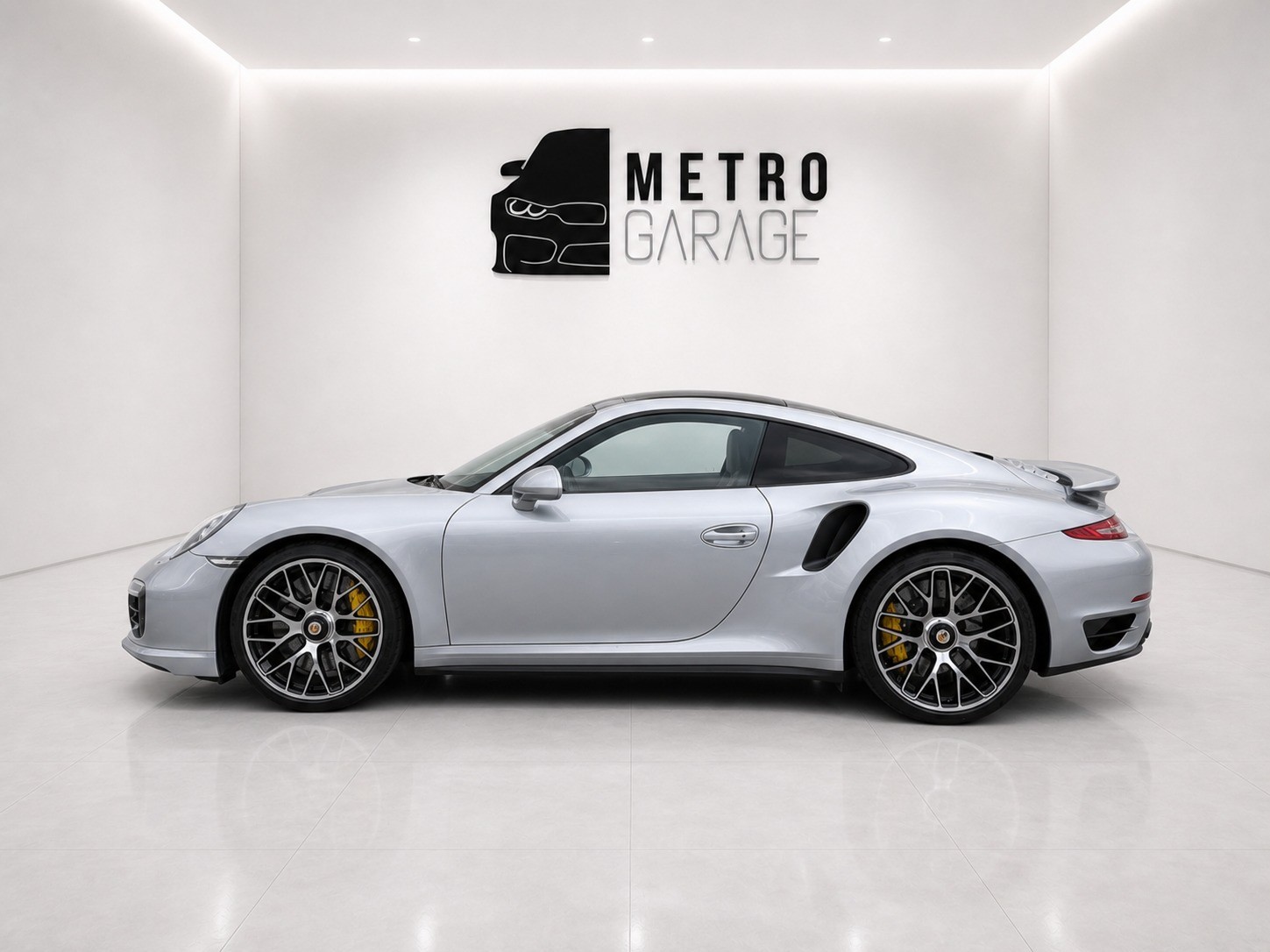 PORSCHE 911 Turbo S PDK-image-1