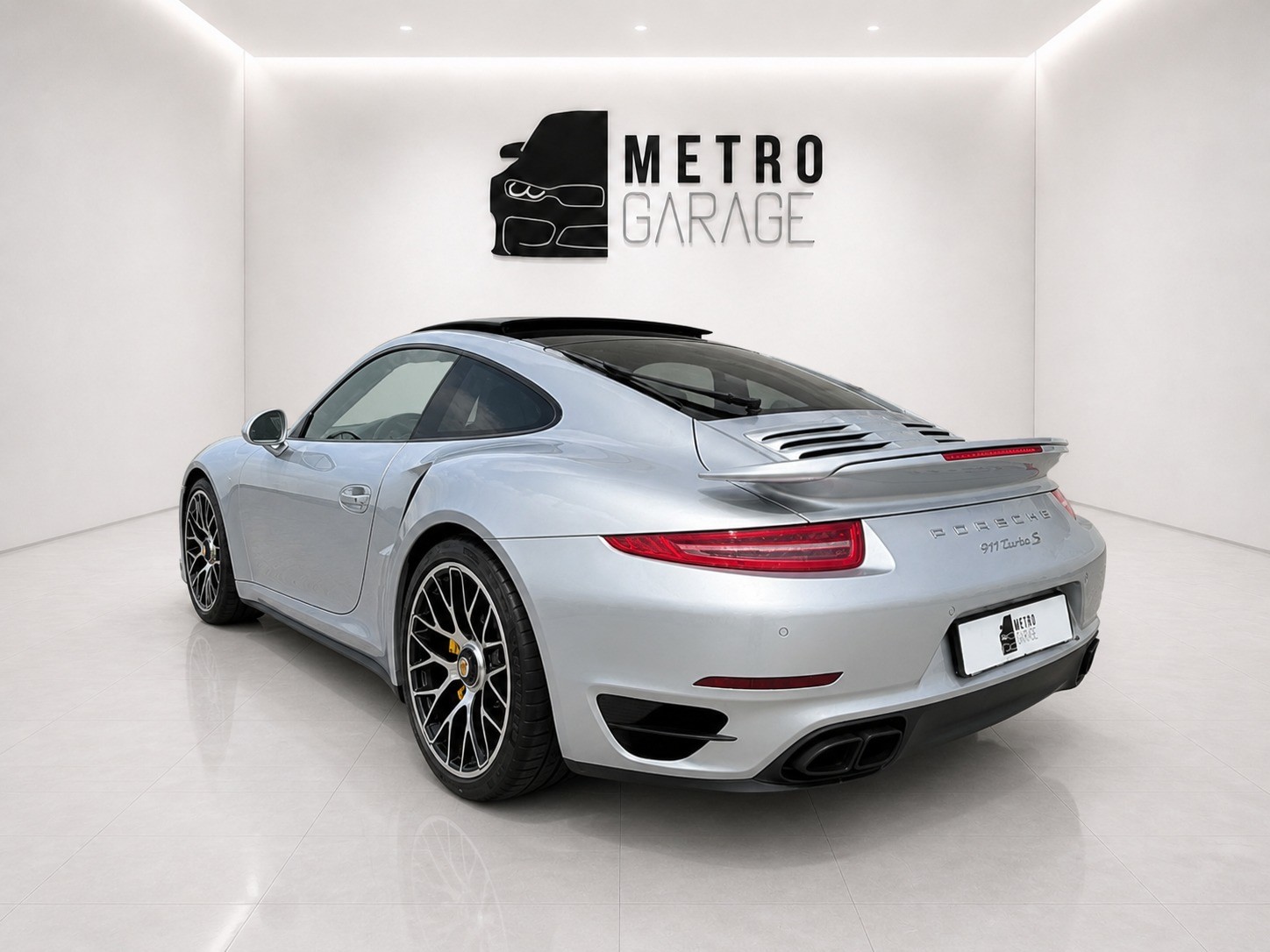PORSCHE 911 Turbo S PDK-image-2