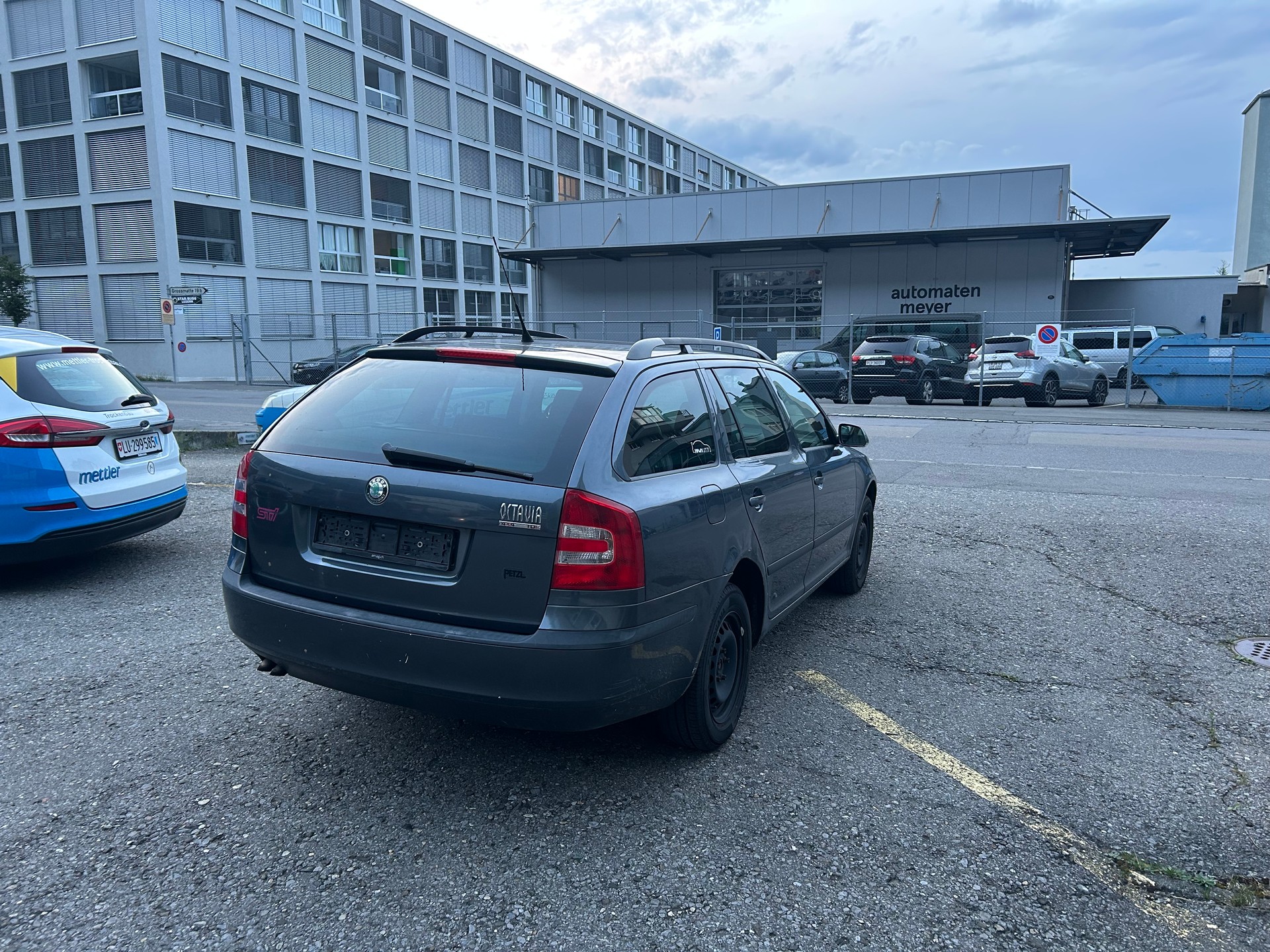 SKODA Octavia 2.0 TDI Adventure 4x4-image-2