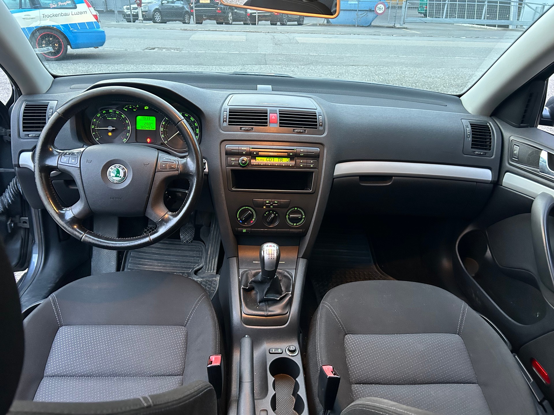 SKODA Octavia 2.0 TDI Adventure 4x4-image-7