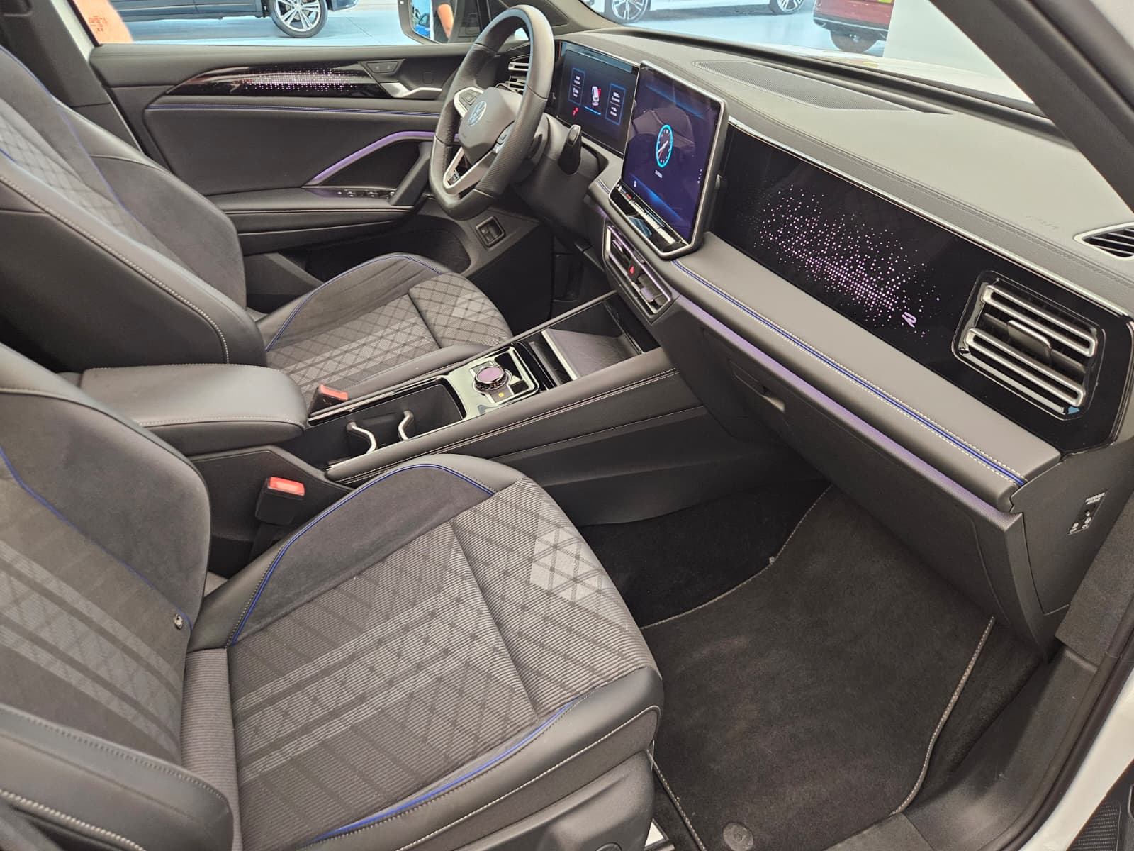 VW Tiguan 1.5 TSI evo2 eHybrid R-Line DSG-image-11