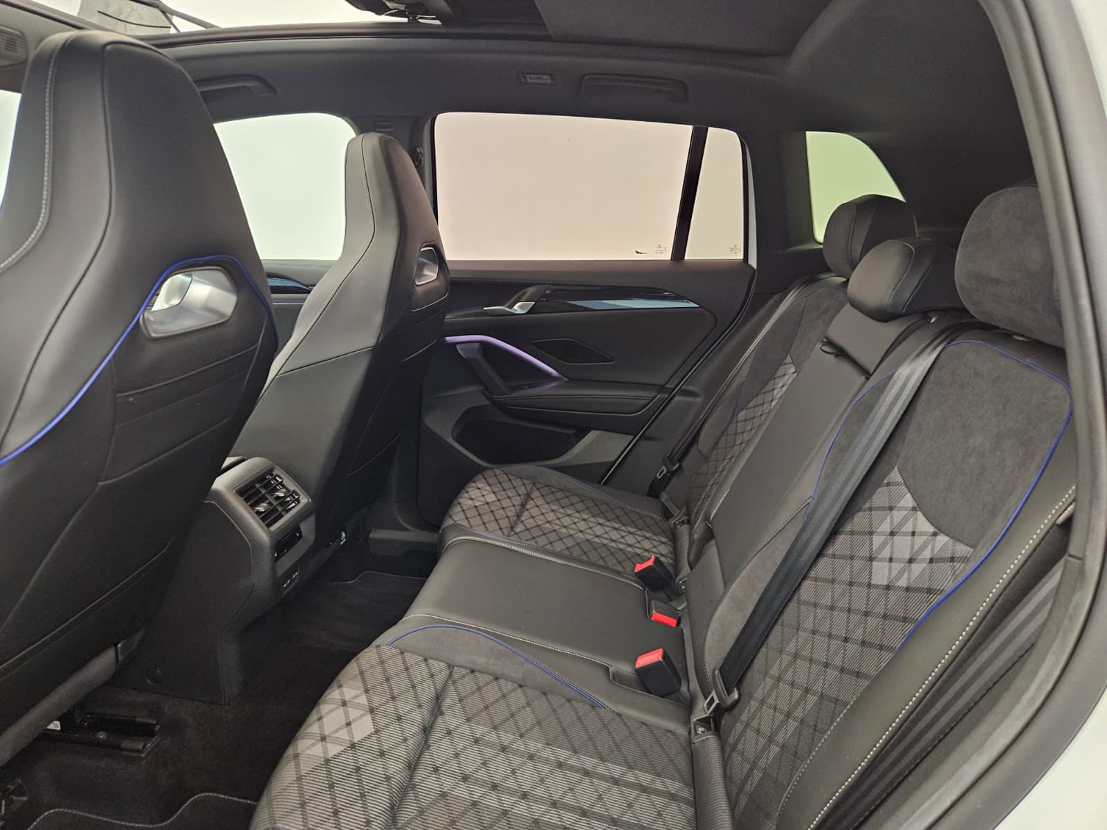 VW Tiguan 1.5 TSI evo2 eHybrid R-Line DSG-image-12
