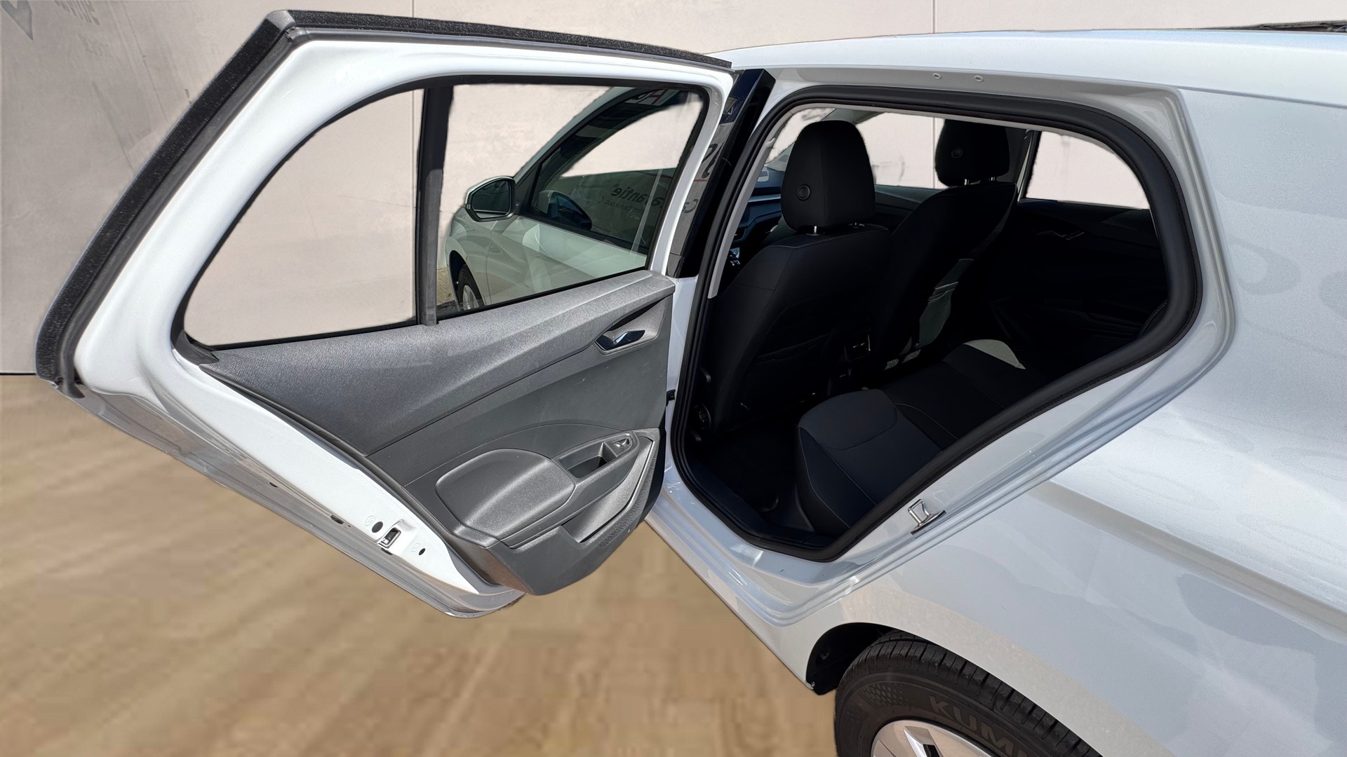 SKODA Fabia 1.0 TSI Ambition DSG-image-15
