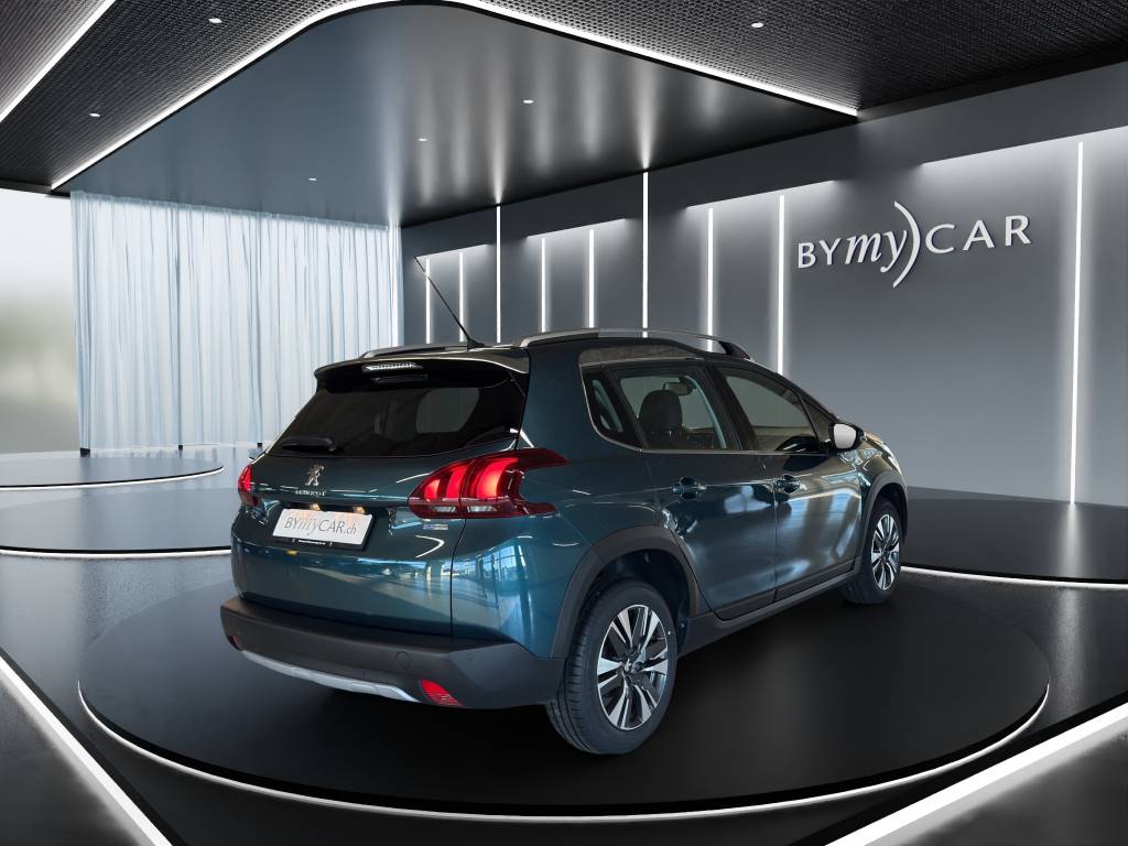 PEUGEOT 2008 1.2 PureTech Allure EAT6 //Toit panormaique/Système de navigation/Caméra de recul-image-4