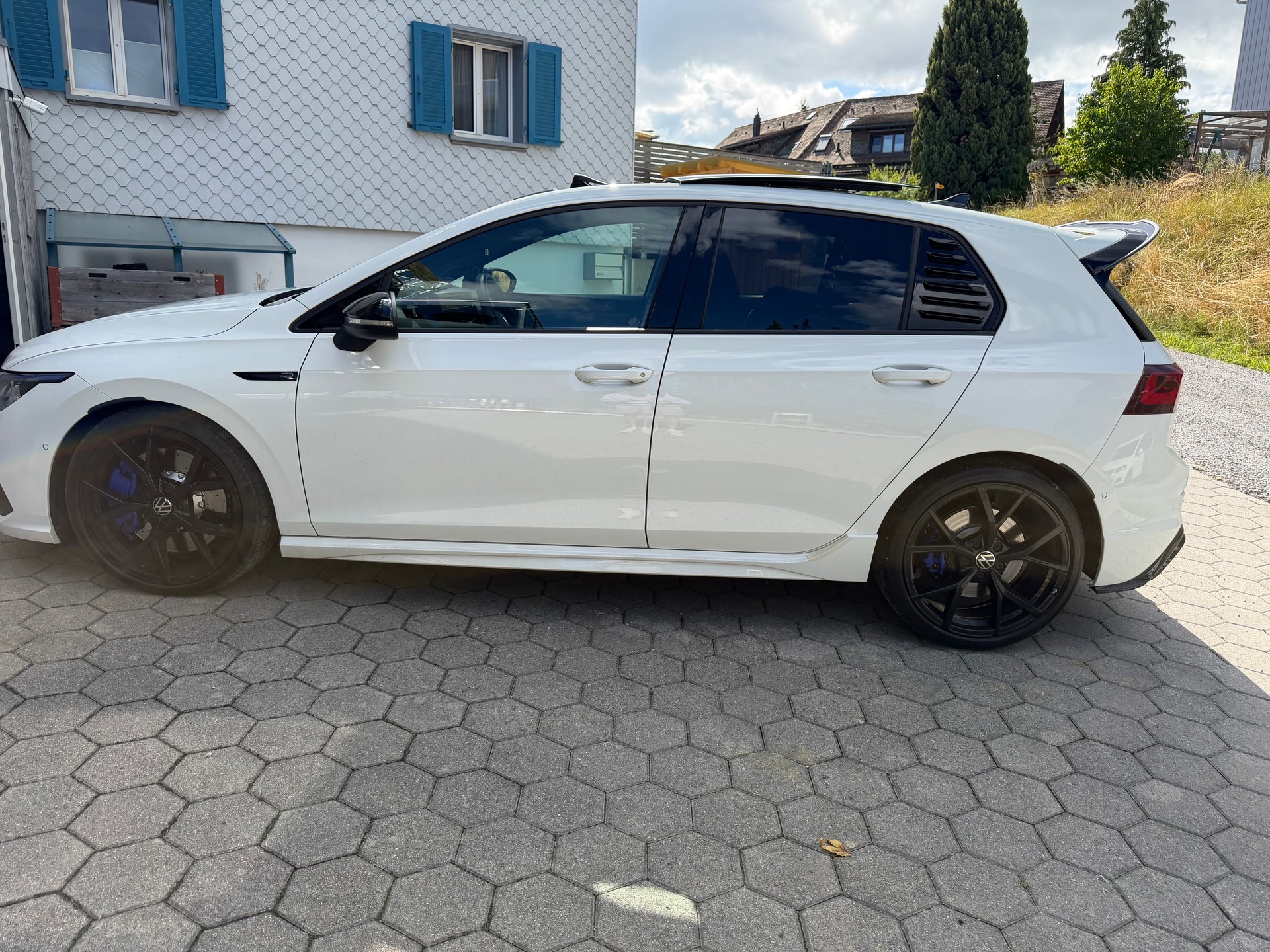 VW 2.0 TSI R DSG 4motion-image-3