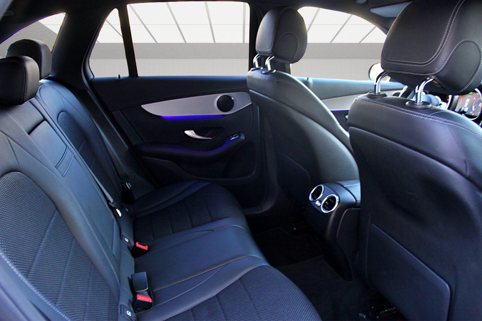 MERCEDES-BENZ GLC 200 4Matic 9G-Tronic-image-11