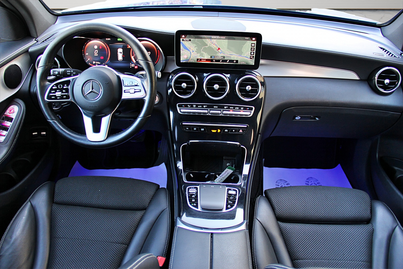 MERCEDES-BENZ GLC 200 4Matic 9G-Tronic-image-10