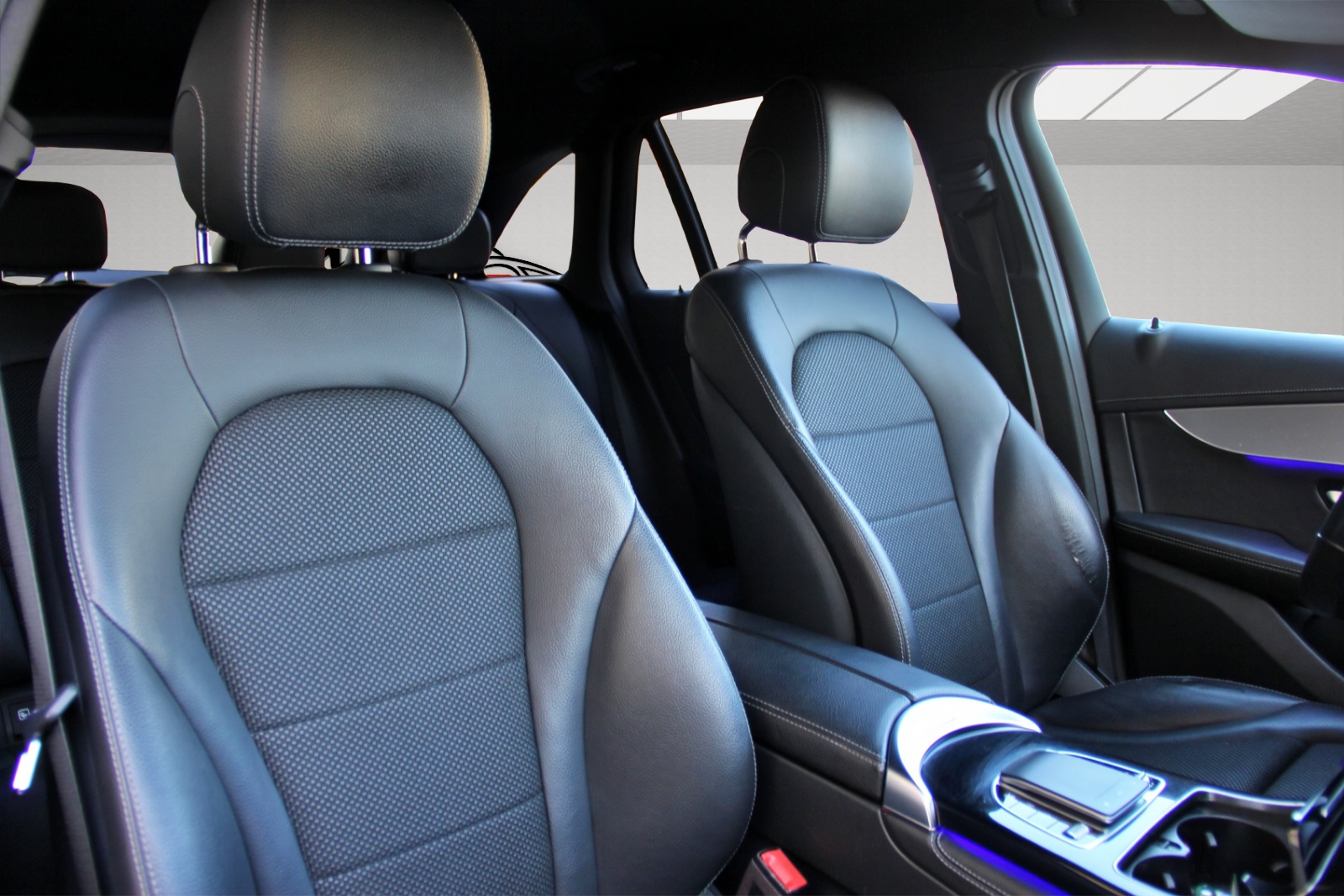 MERCEDES-BENZ GLC 200 4Matic 9G-Tronic-image-13