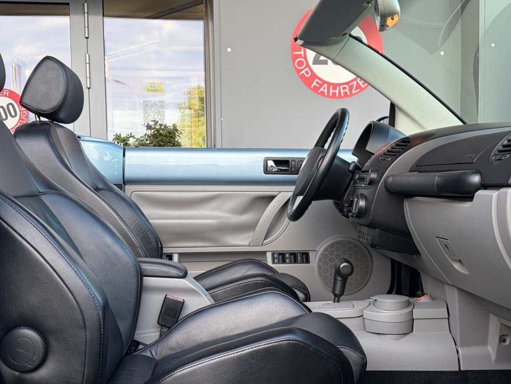 VW Beetle Cabrio 2.0-image-6
