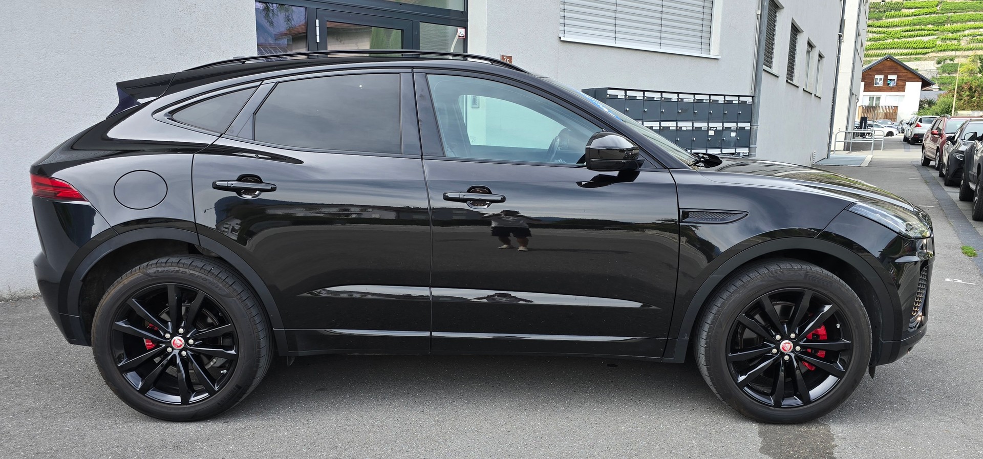 JAGUAR E-Pace 2.0 P250 R-Dynamic HSE AWD-image-7