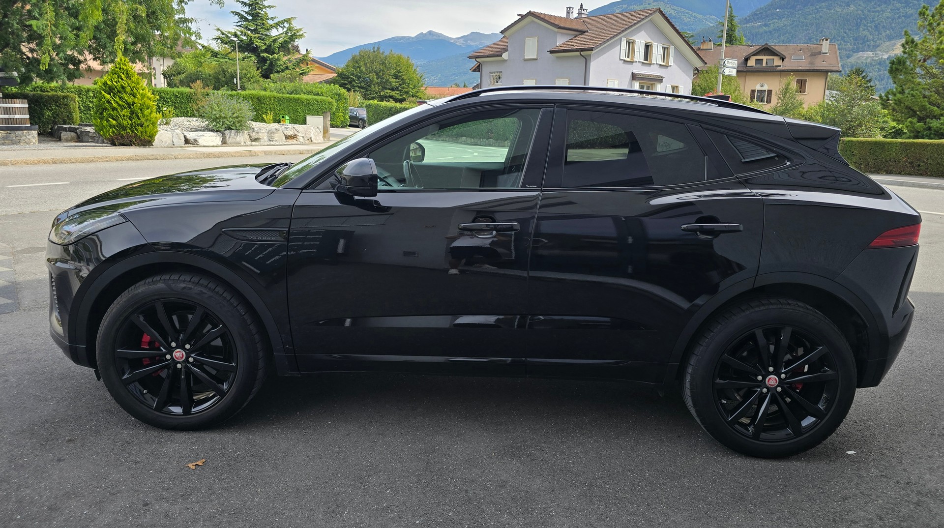 JAGUAR E-Pace 2.0 P250 R-Dynamic HSE AWD-image-2