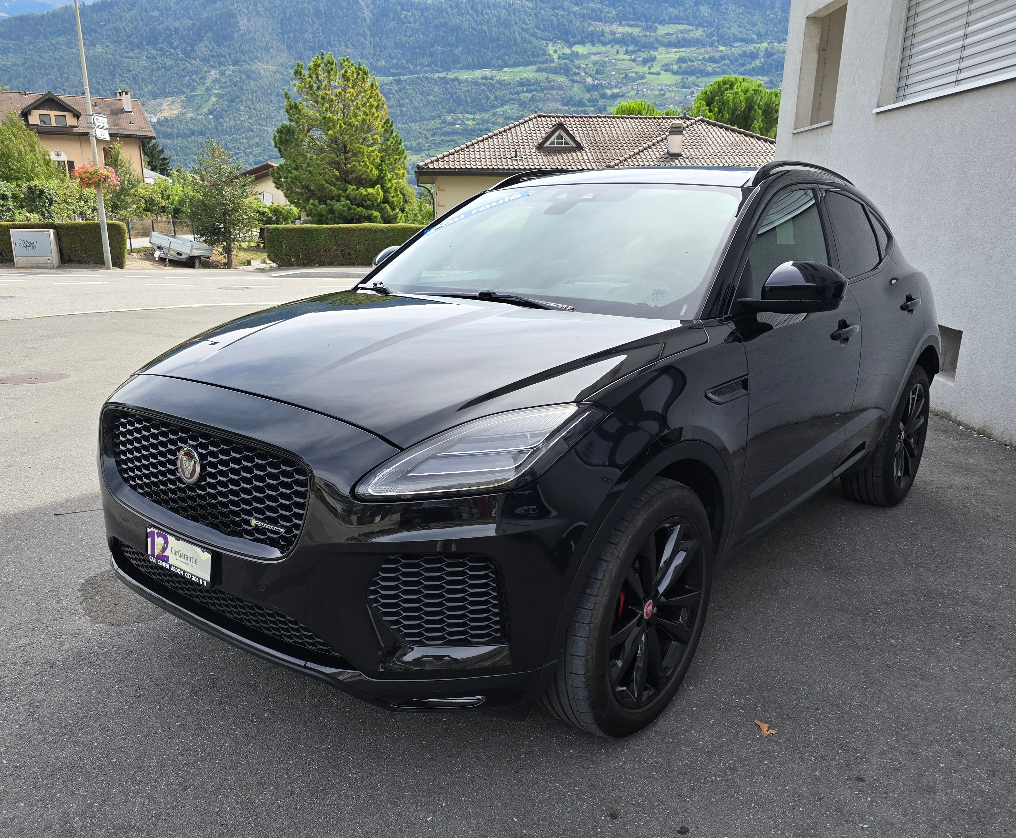 JAGUAR E-Pace 2.0 P250 R-Dynamic HSE AWD — slika 1