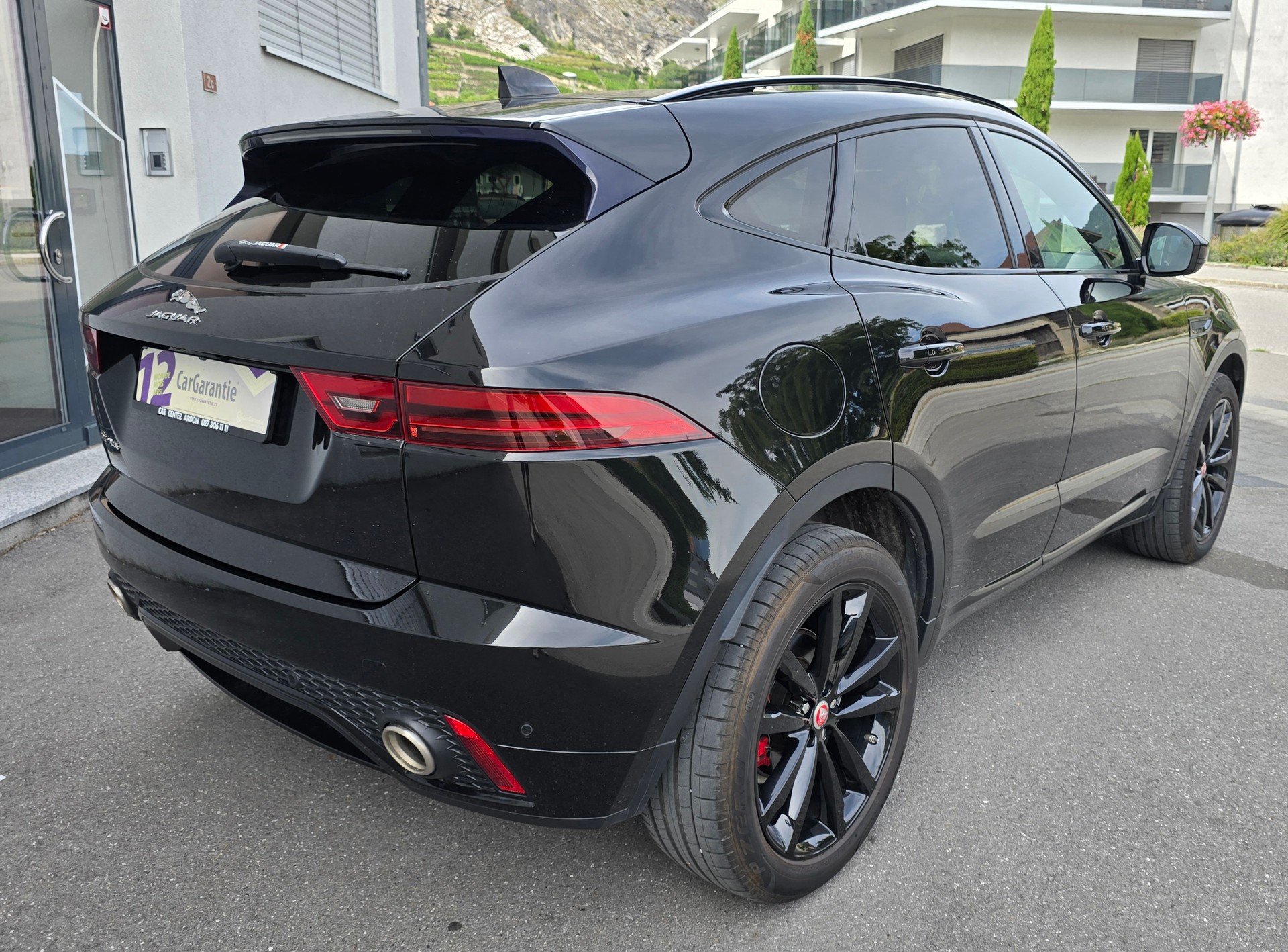 JAGUAR E-Pace 2.0 P250 R-Dynamic HSE AWD-image-5