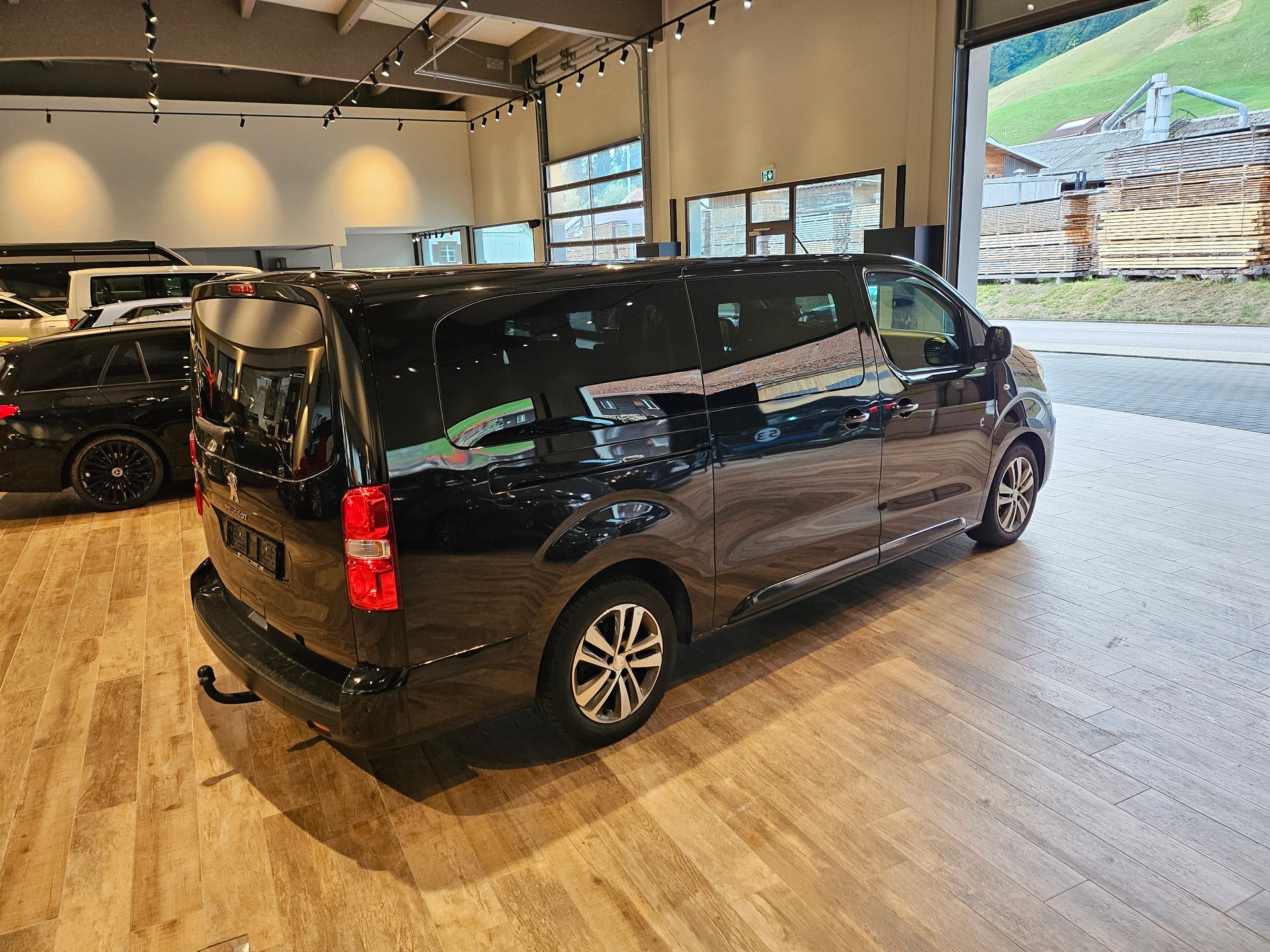 PEUGEOT Traveller 2.0 BlueHDi Lang 🔥8 Plätzer 🔥AHK 2300KG🔥-image-9