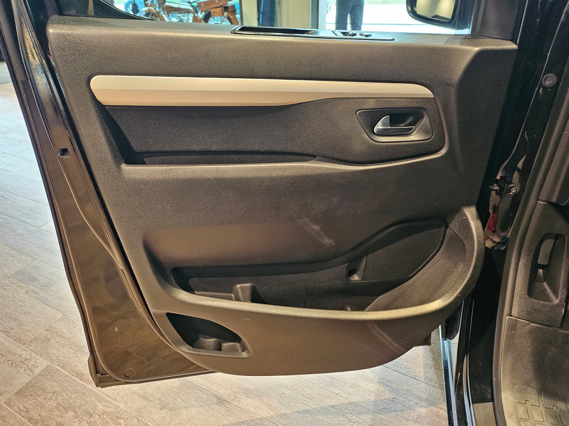 PEUGEOT Traveller 2.0 BlueHDi Lang 🔥8 Plätzer 🔥AHK 2300KG🔥-image-26