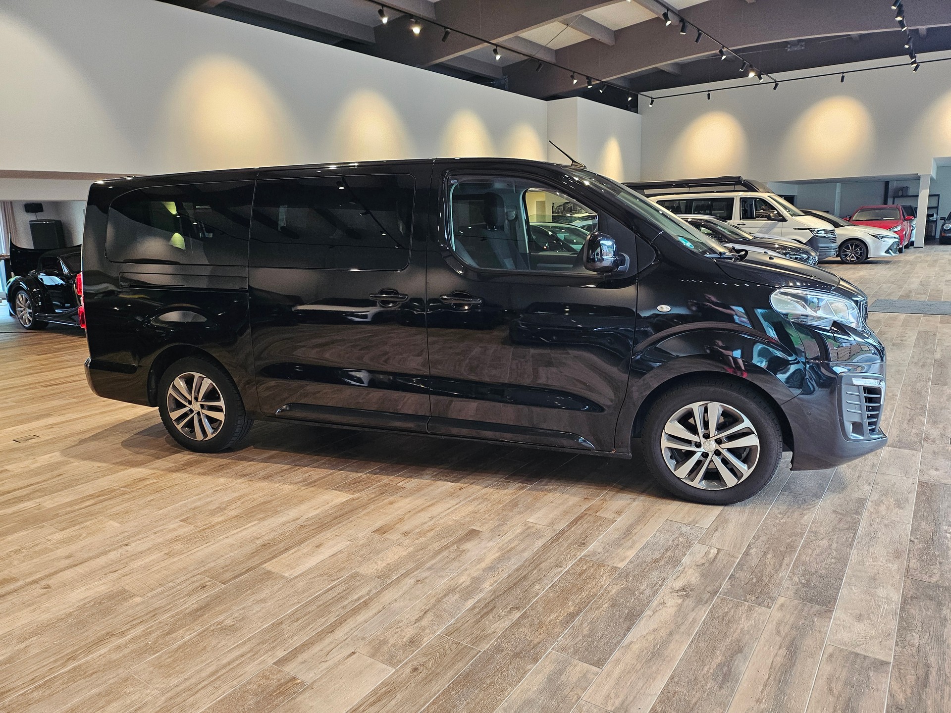 PEUGEOT Traveller 2.0 BlueHDi Lang 🔥8 Plätzer 🔥AHK 2300KG🔥-image-6