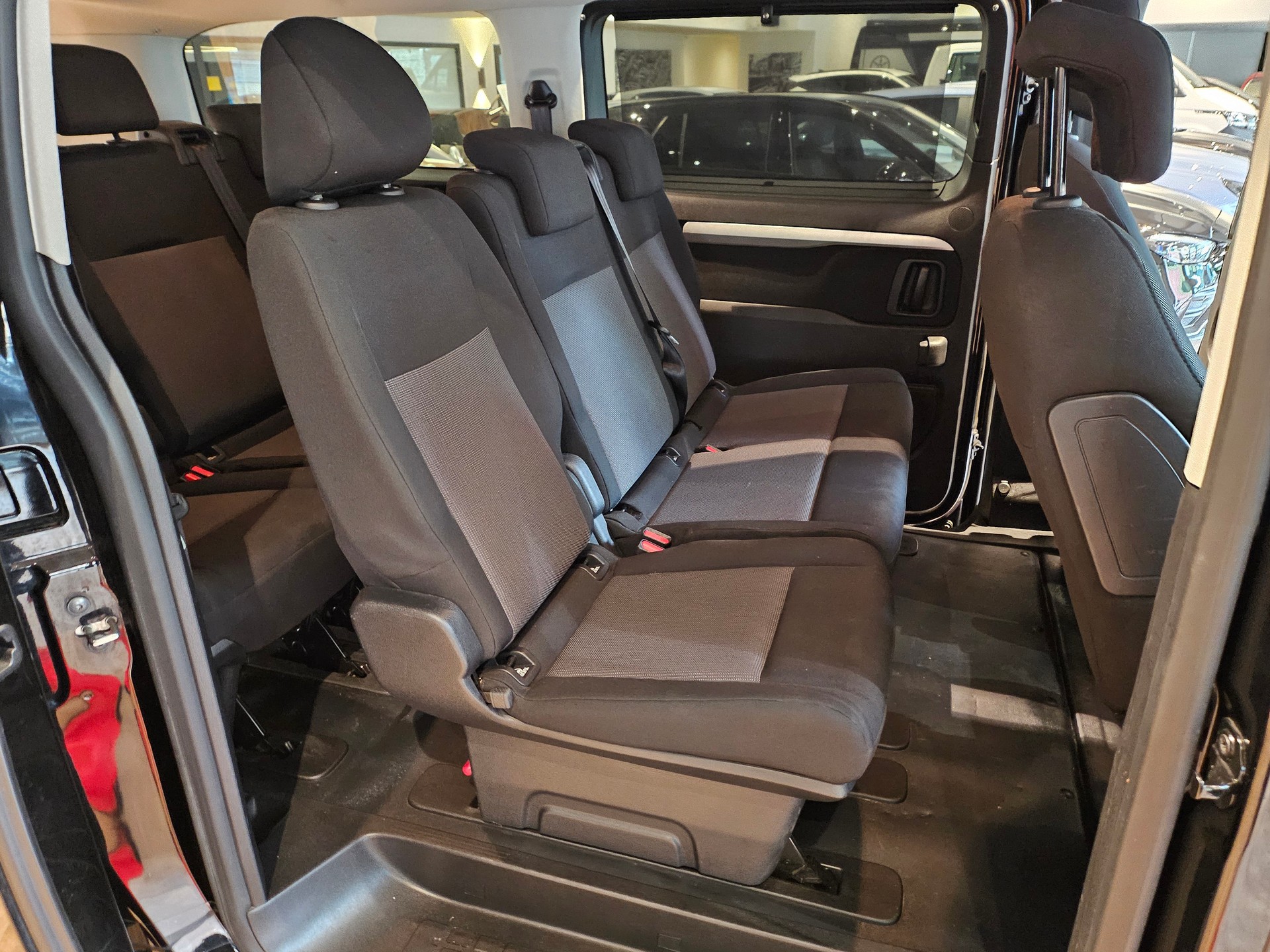 PEUGEOT Traveller 2.0 BlueHDi Lang 🔥8 Plätzer 🔥AHK 2300KG🔥-image-18
