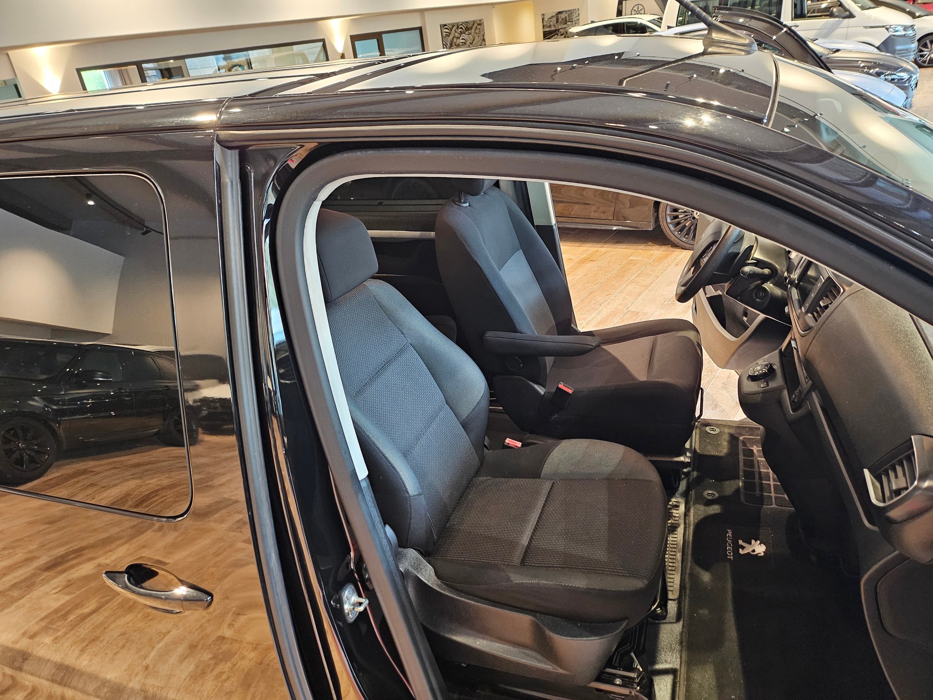 PEUGEOT Traveller 2.0 BlueHDi Lang 🔥8 Plätzer 🔥AHK 2300KG🔥-image-17