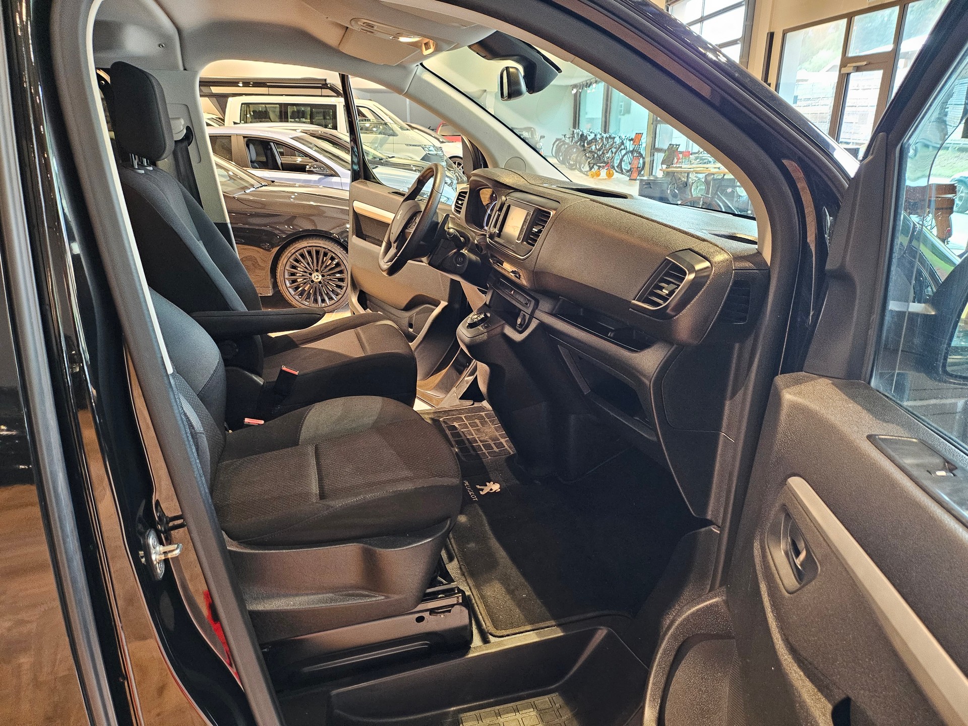 PEUGEOT Traveller 2.0 BlueHDi Lang 🔥8 Plätzer 🔥AHK 2300KG🔥-image-16