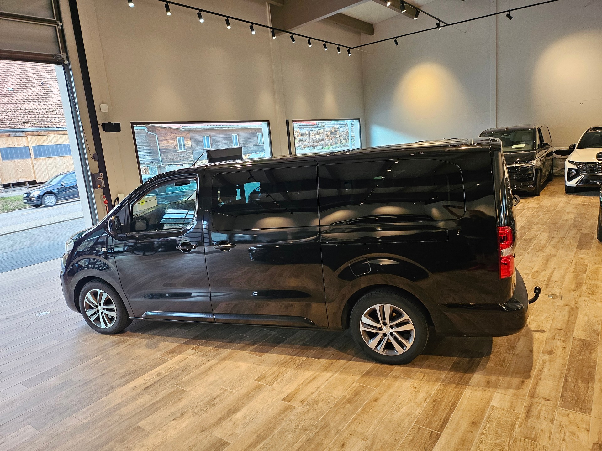 PEUGEOT Traveller 2.0 BlueHDi Lang 🔥8 Plätzer 🔥AHK 2300KG🔥-image-15