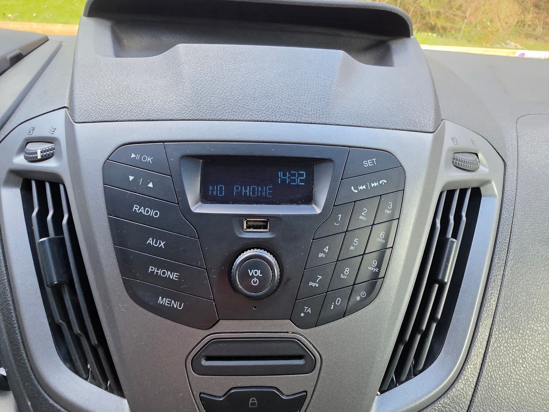 FORD Transit Custom Van 270 L1H1 Level 2-image-12