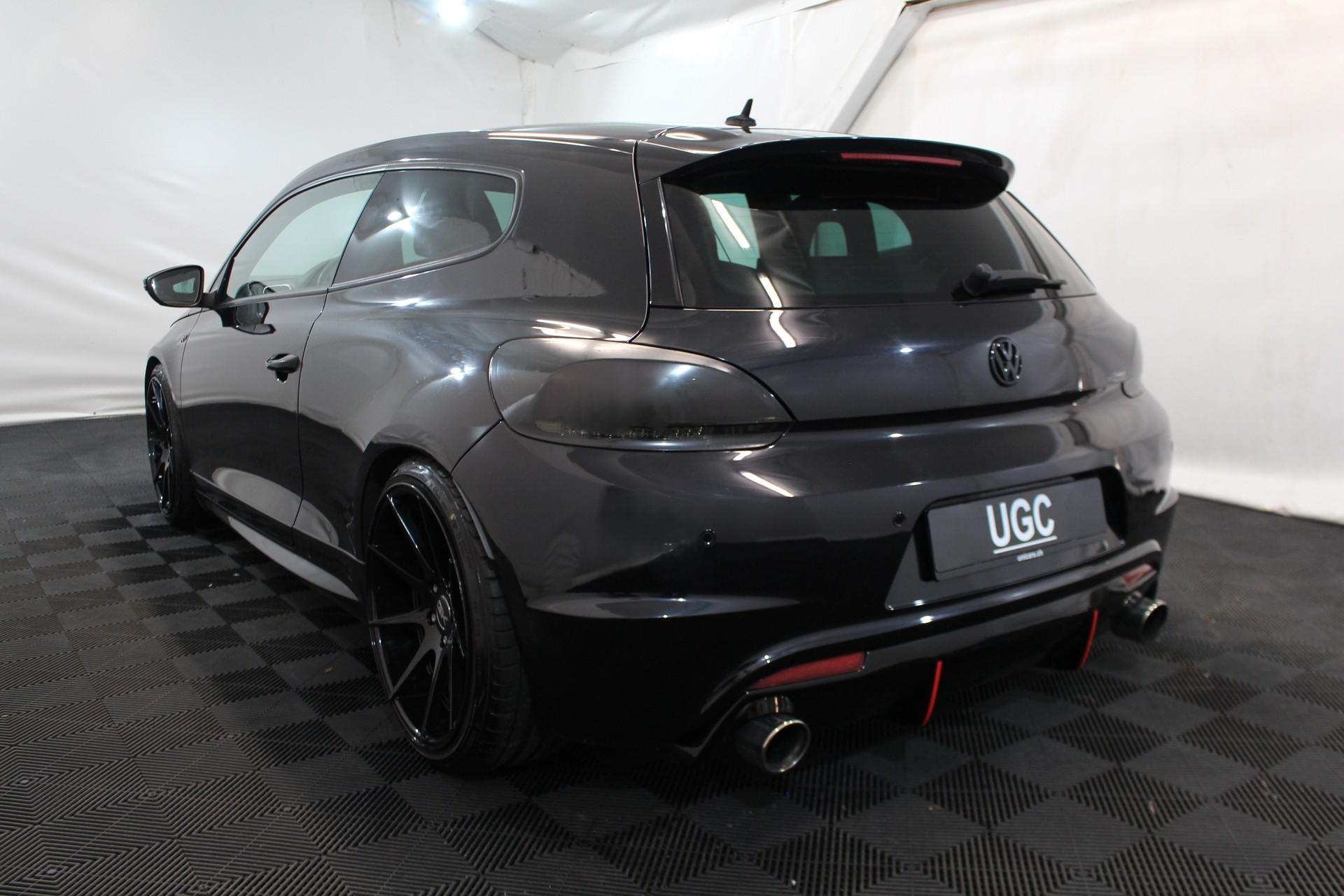 VW Scirocco 2.0 TSI 210-showroom-element-3