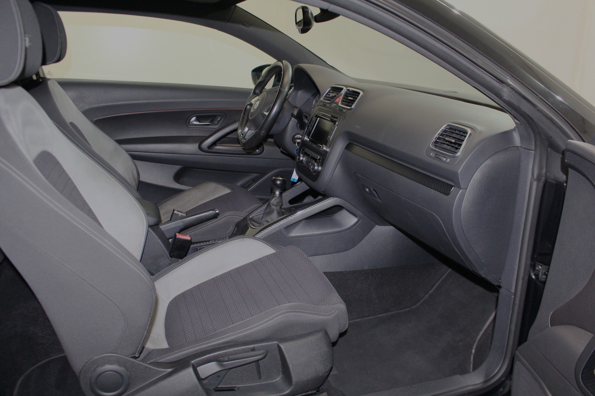 VW Scirocco 2.0 TSI 210-image-9