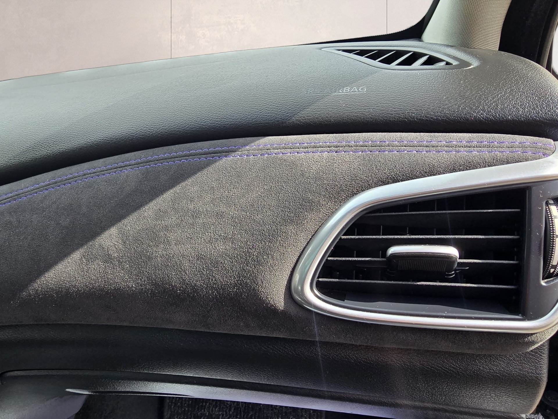 INFINITI Q30 2.2d City Black Edition AWD DCT-image-14