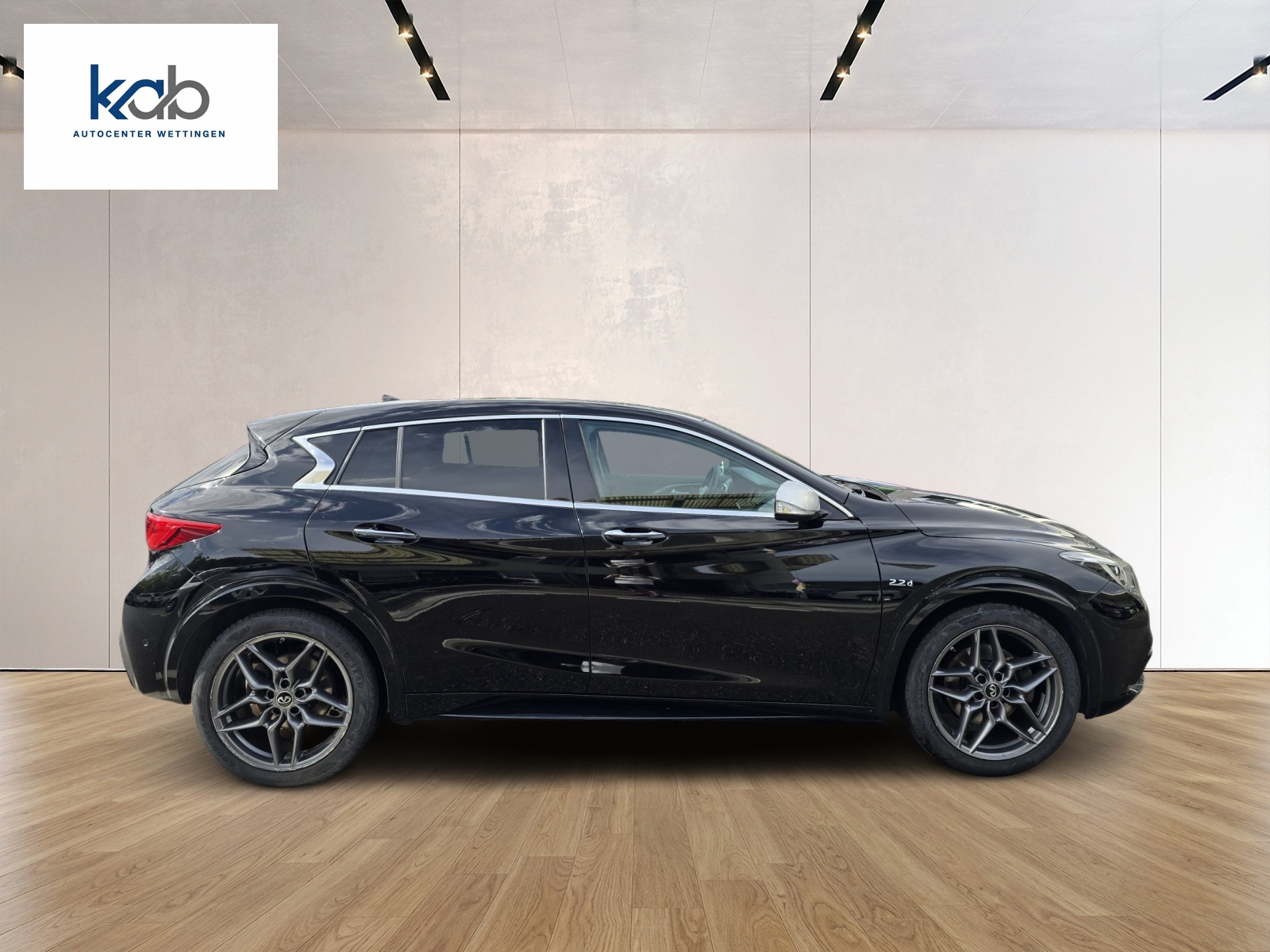 INFINITI Q30 2.2d City Black Edition AWD DCT-image-6