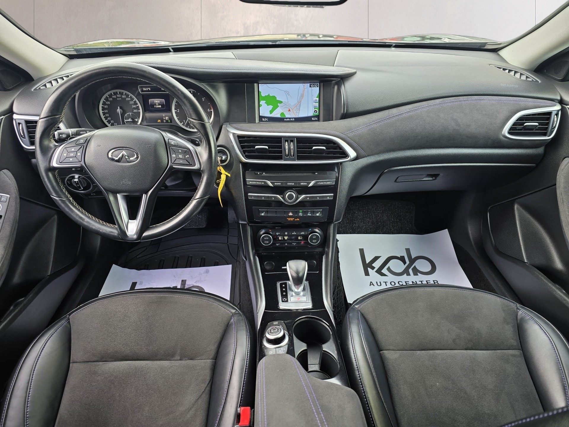 INFINITI Q30 2.2d City Black Edition AWD DCT-image-8