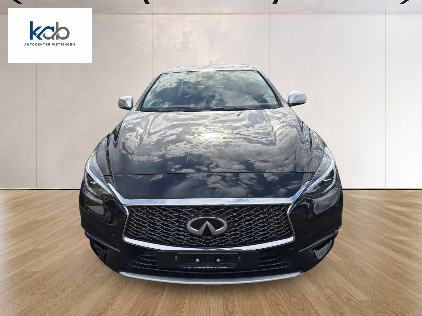 INFINITI Q30 2.2d City Black Edition AWD DCT-image-1