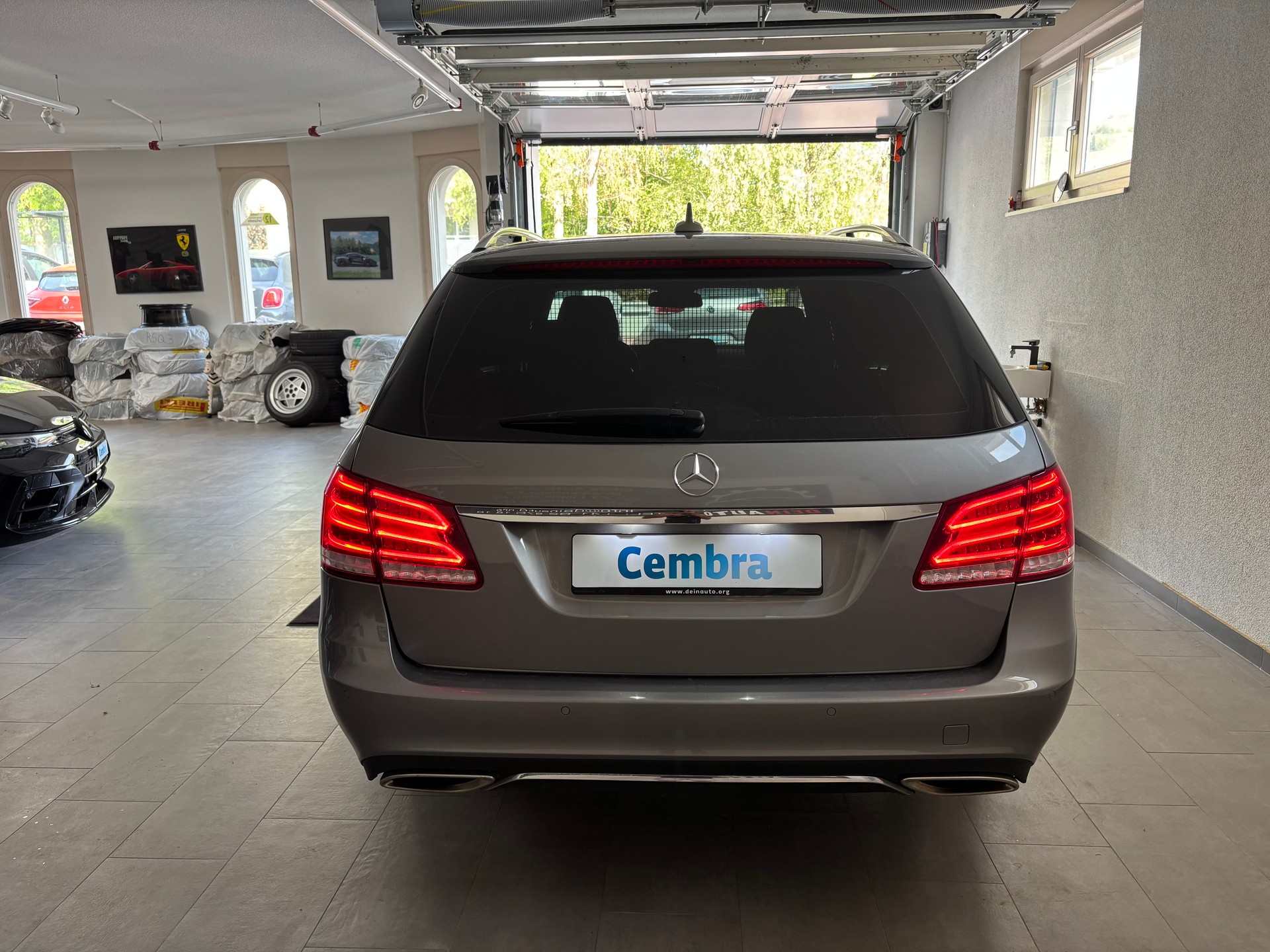 MERCEDES-BENZ E 250 BlueTEC Avantgarde 4Matic 7G-Tronic-image-3
