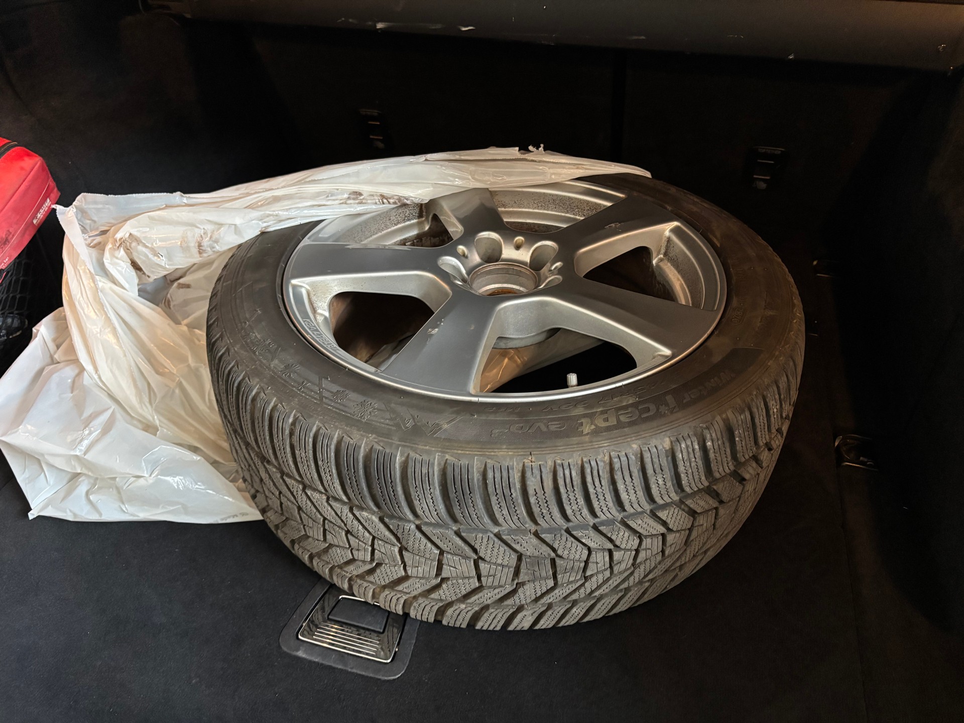 MERCEDES-BENZ E 250 BlueTEC Avantgarde 4Matic 7G-Tronic-image-8