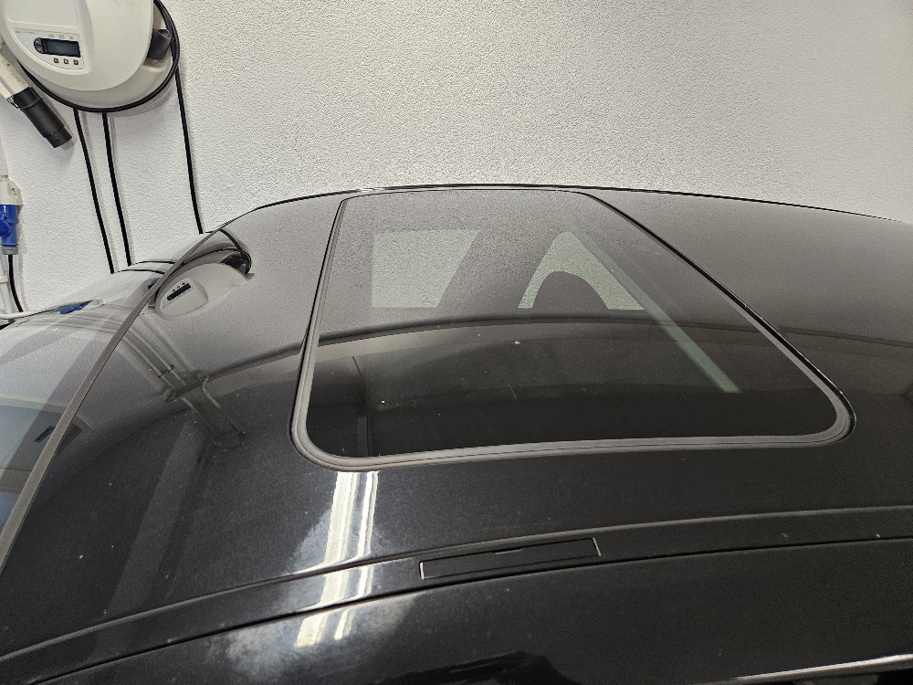 BMW 120i-image-16