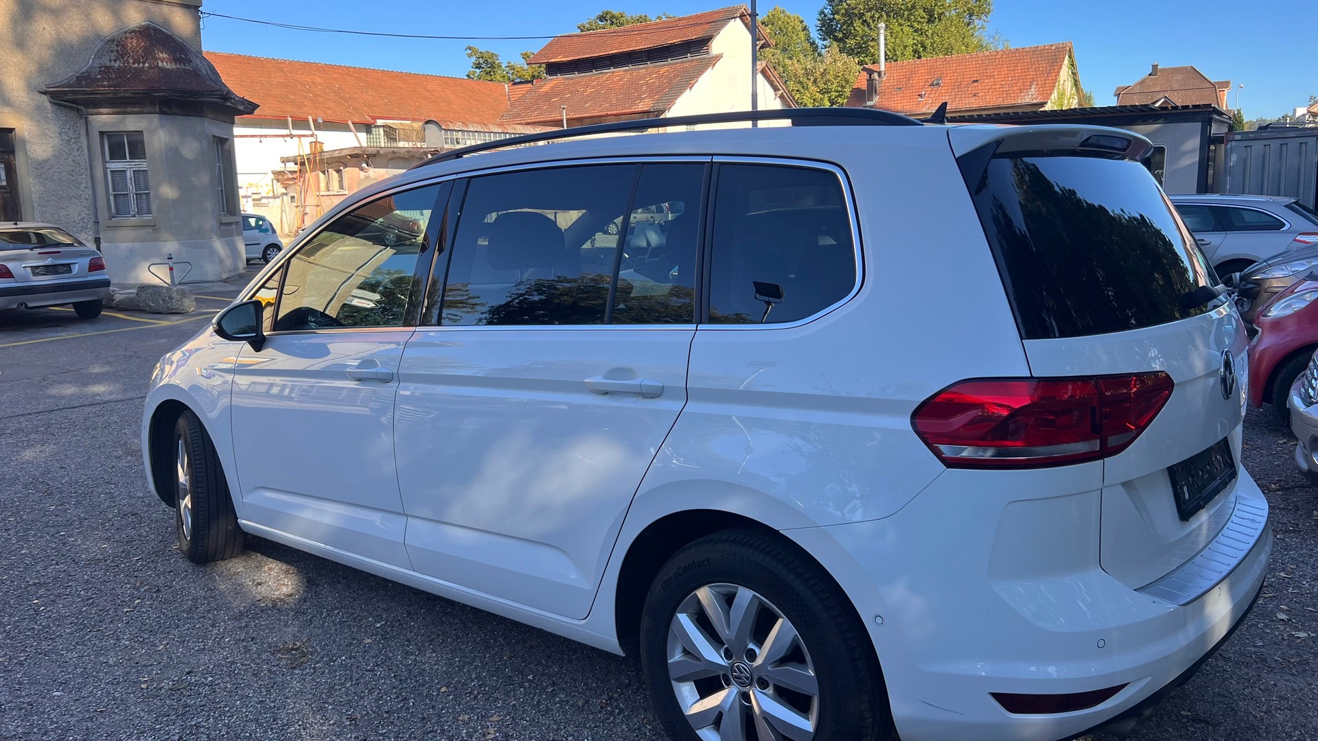 VW Touran 2.0 TDI BlueMotion Technology Comfortline DSG-image-4